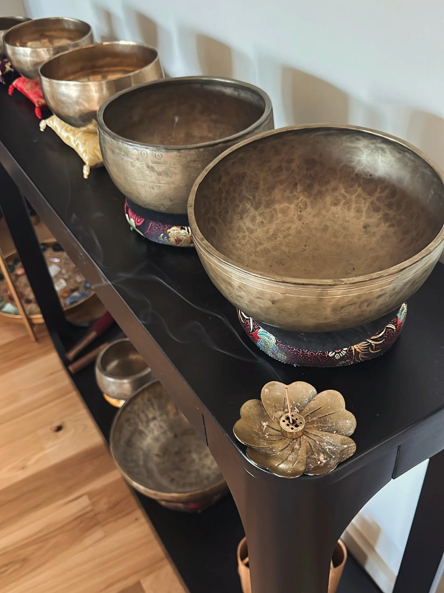 Postpartum Care with Acupuncture &amp; Chinese Medicine

In Chinese Medicine, the way a woman is cared for after birth matters deeply. Postpartum is not just a short recovery period. It is a foundational window that can influence your health for year