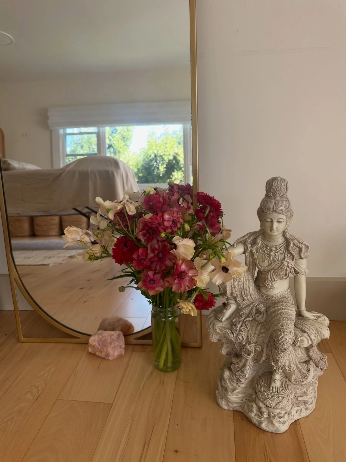 Massage for Mothers ~ Special 15% off in May! 💗
 We&rsquo;re honoring all the ways that mothers give, hold, and care with a special offer of&nbsp;15% off all massage and traditional bodywork sessions during the month of May!&nbsp;  Whether you&rsquo