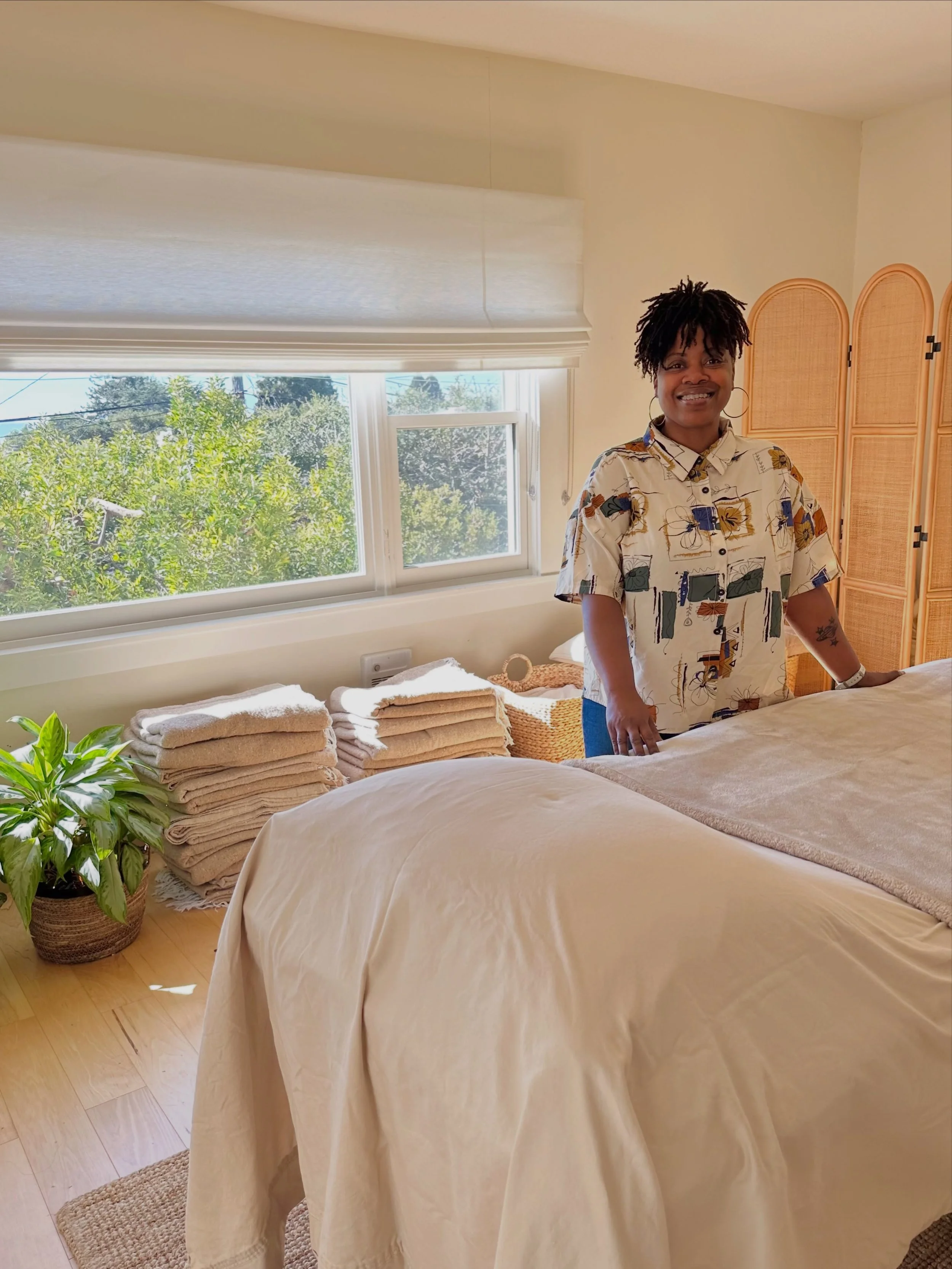 Meet Shanequa ~ Massage Therapist&nbsp;💗

We&rsquo;re happy to welcome Shanequa&nbsp;to the Luminae team! Originally from New York City, Shanequa brings more than 15 years of experience in bodywork and holistic care. A former birth doula, she specia