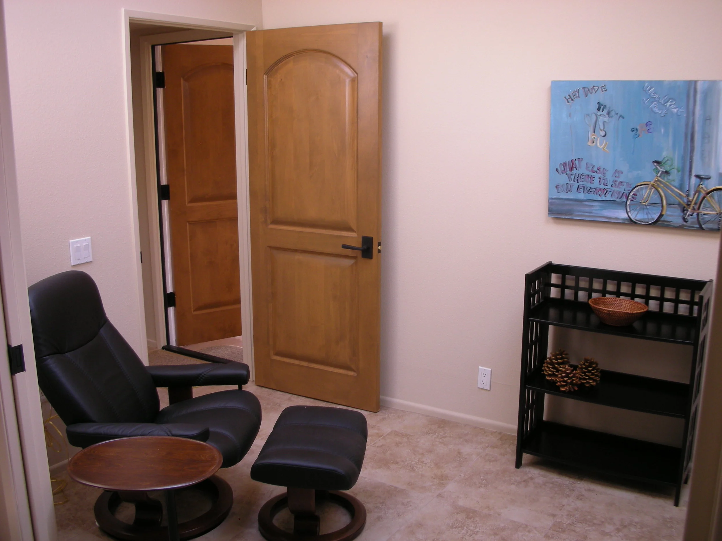 Office with Ekornes recliner