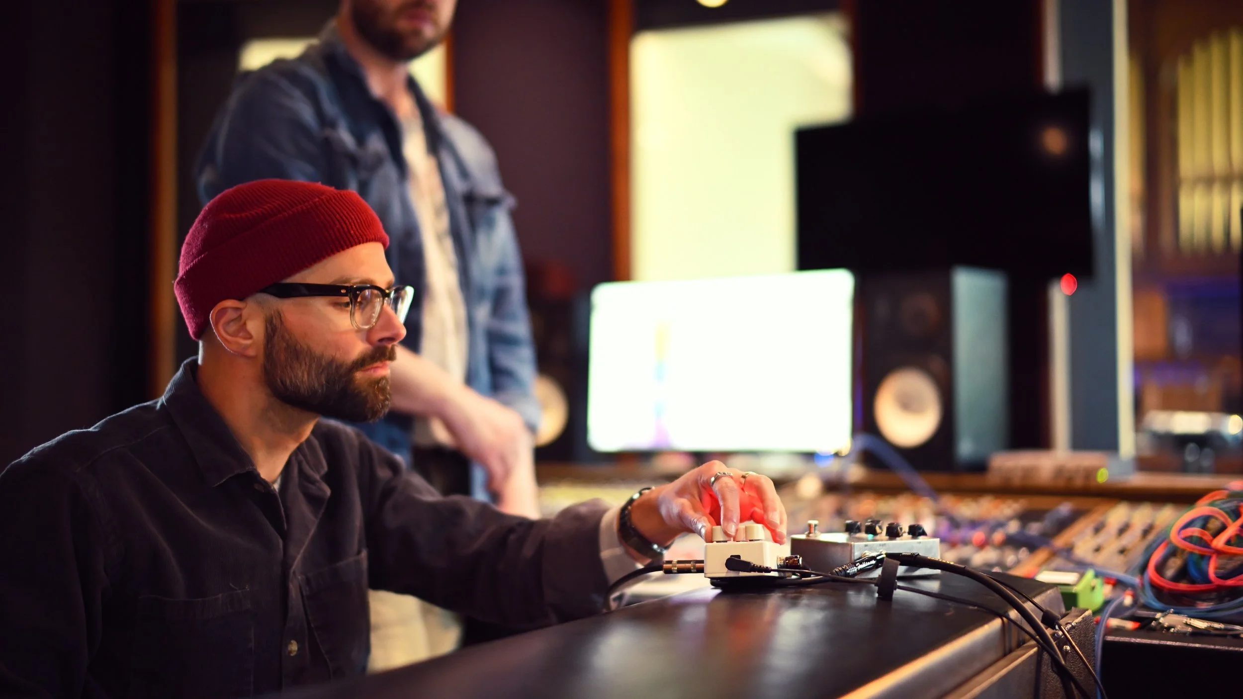 I rarely use my digital camera for photography (only video) as I prefer film to an immeasurable degree for myriad reasons. However, I admit that a dark room (control room at Ghost Hit @ghosthitrecording) is an excellent use case.

And I had the time 