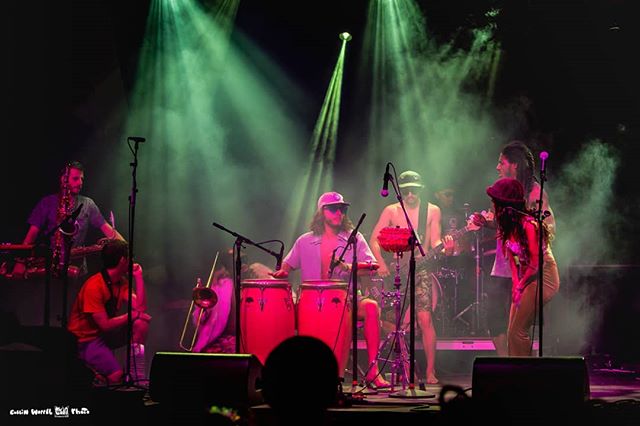 Our boy @mitchvm layin down that baritone bango solo. @ssbdfest 📷@collin_worrel_photo 
Catch us monday for @hodads1502 bossman day. 620-7pm banger set. See ya soon ocean beach. 
#festivals #congas #lights #percussion #livemusic #band