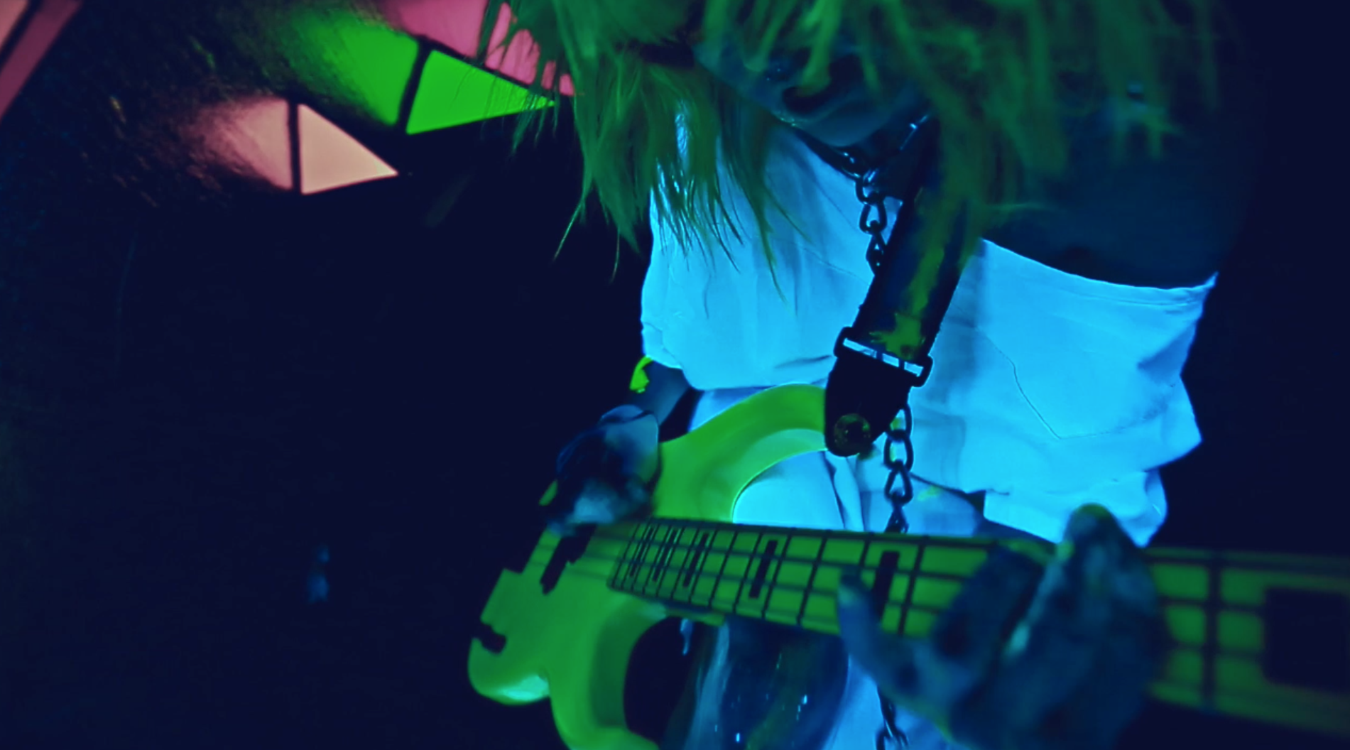 images by COCOvera from chemiKILL music video