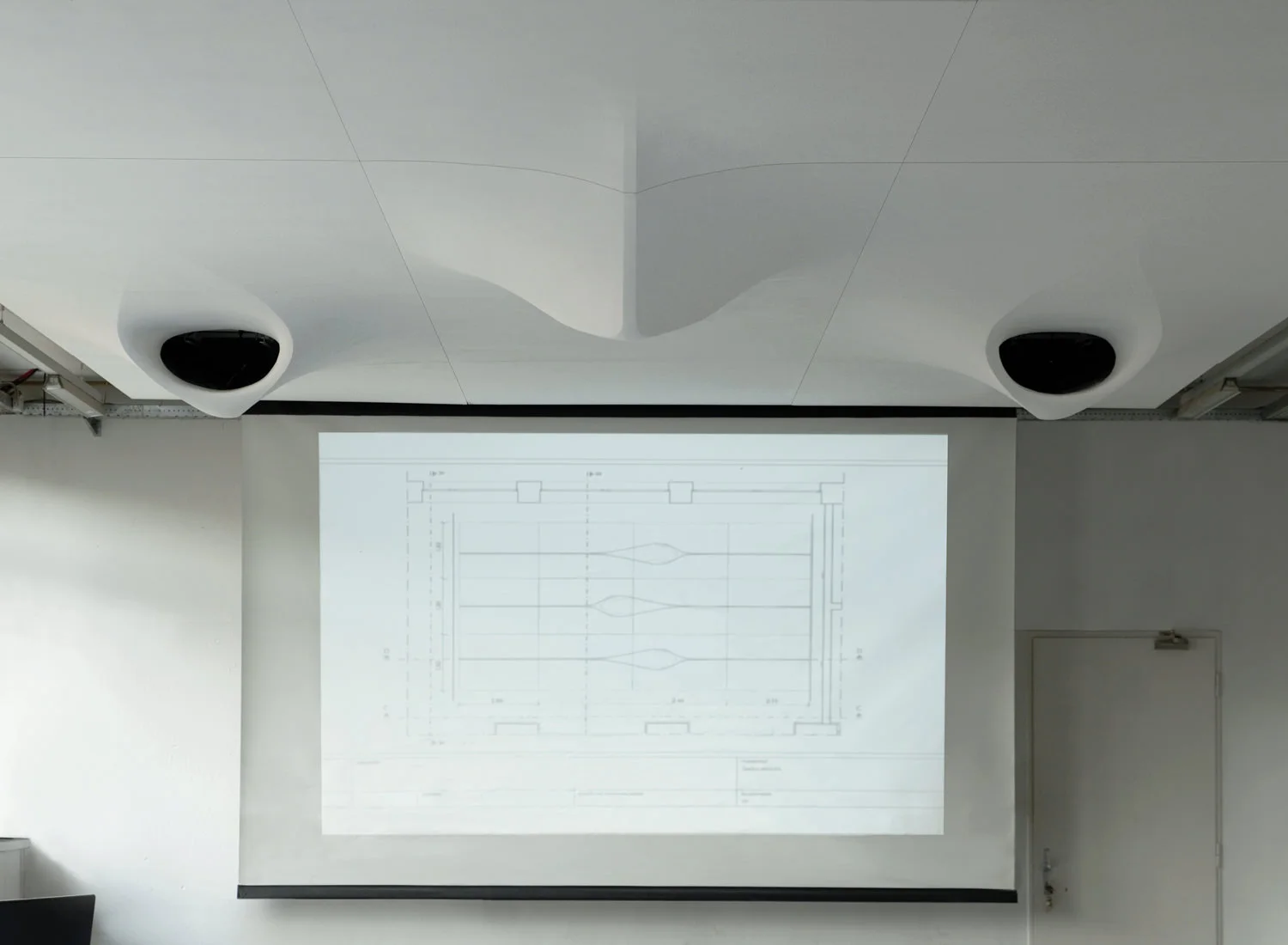 projector-ceiling-moh-architects-joerg-hugo-university-of-applied-arts-vienna3.jpg