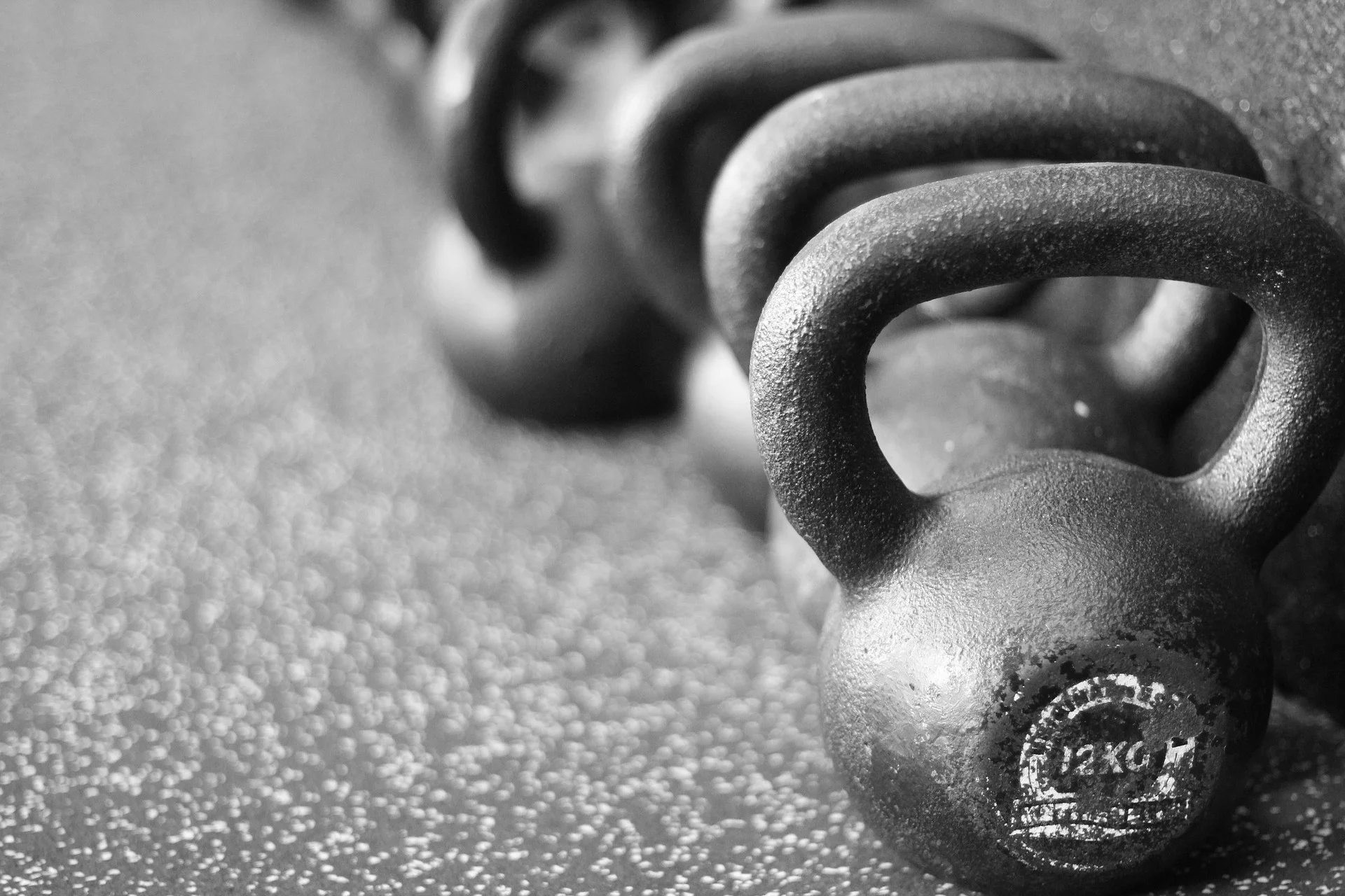 dumbbells-1634765_1920.jpg