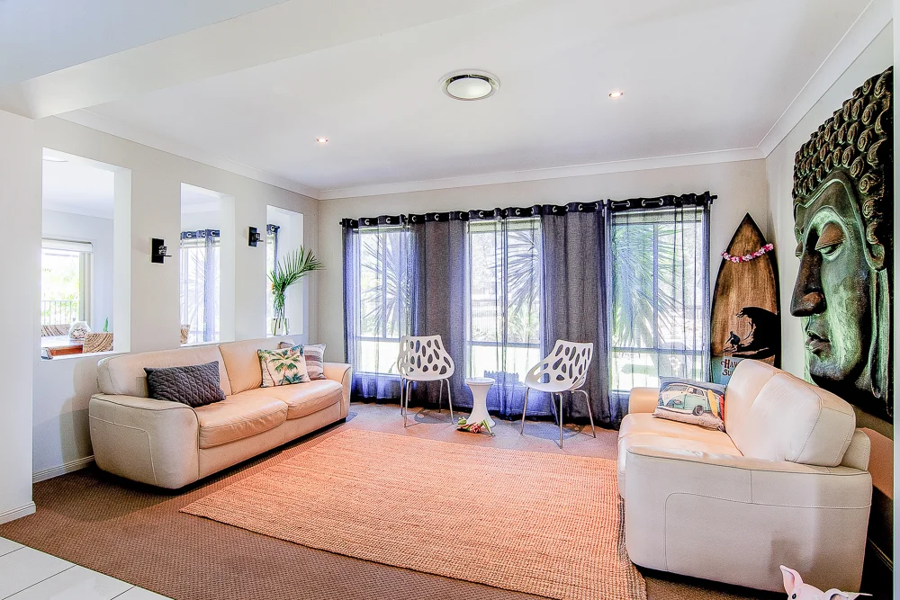 05 - 15 Strathburn Cr - Small.jpg