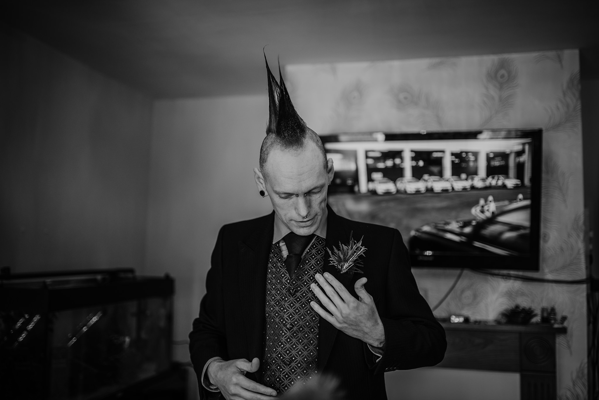 punk-groom-getting-ready-wedding-belfast