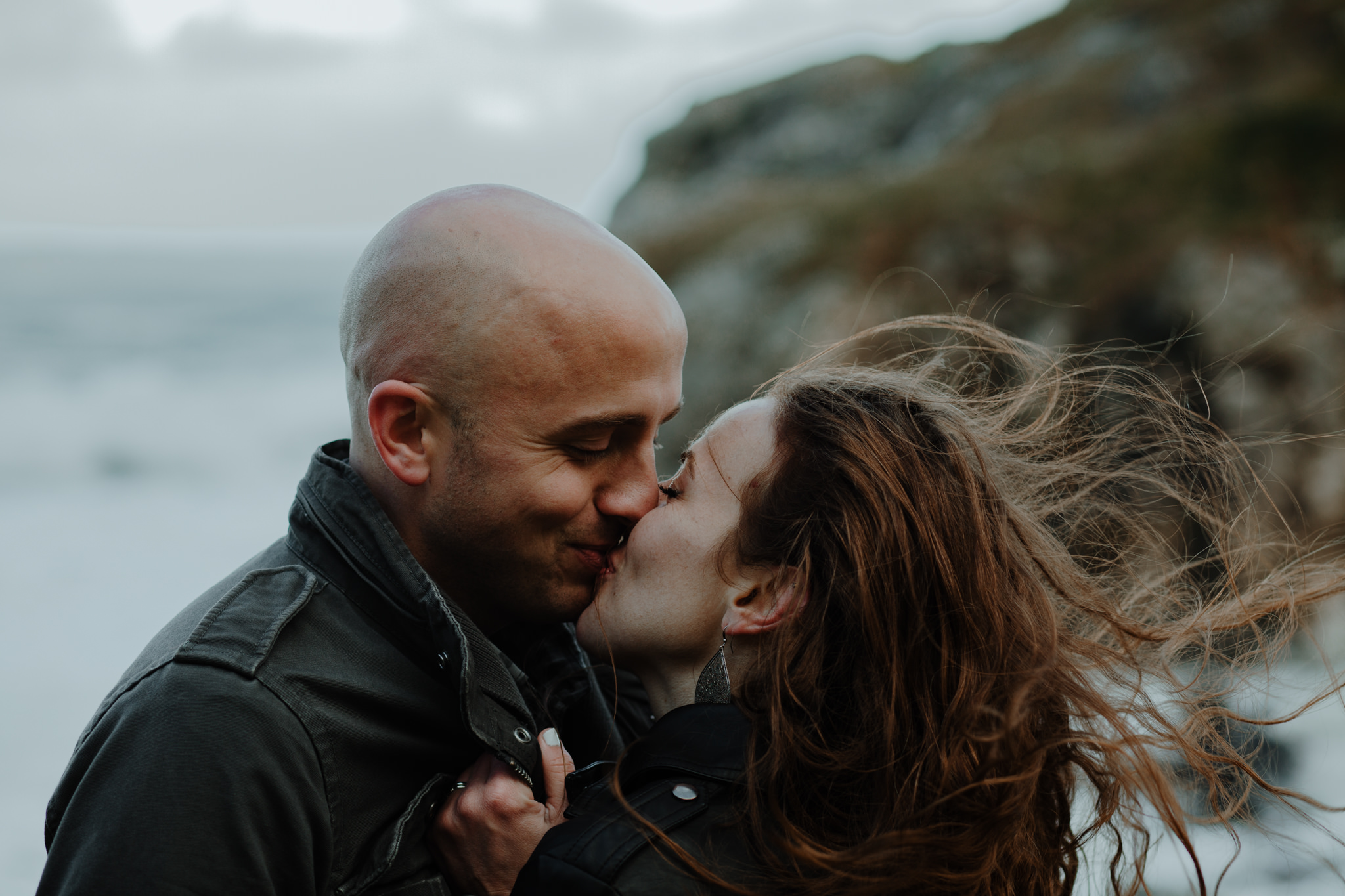 couple kissing wanderlust adventure travel kinbane castle