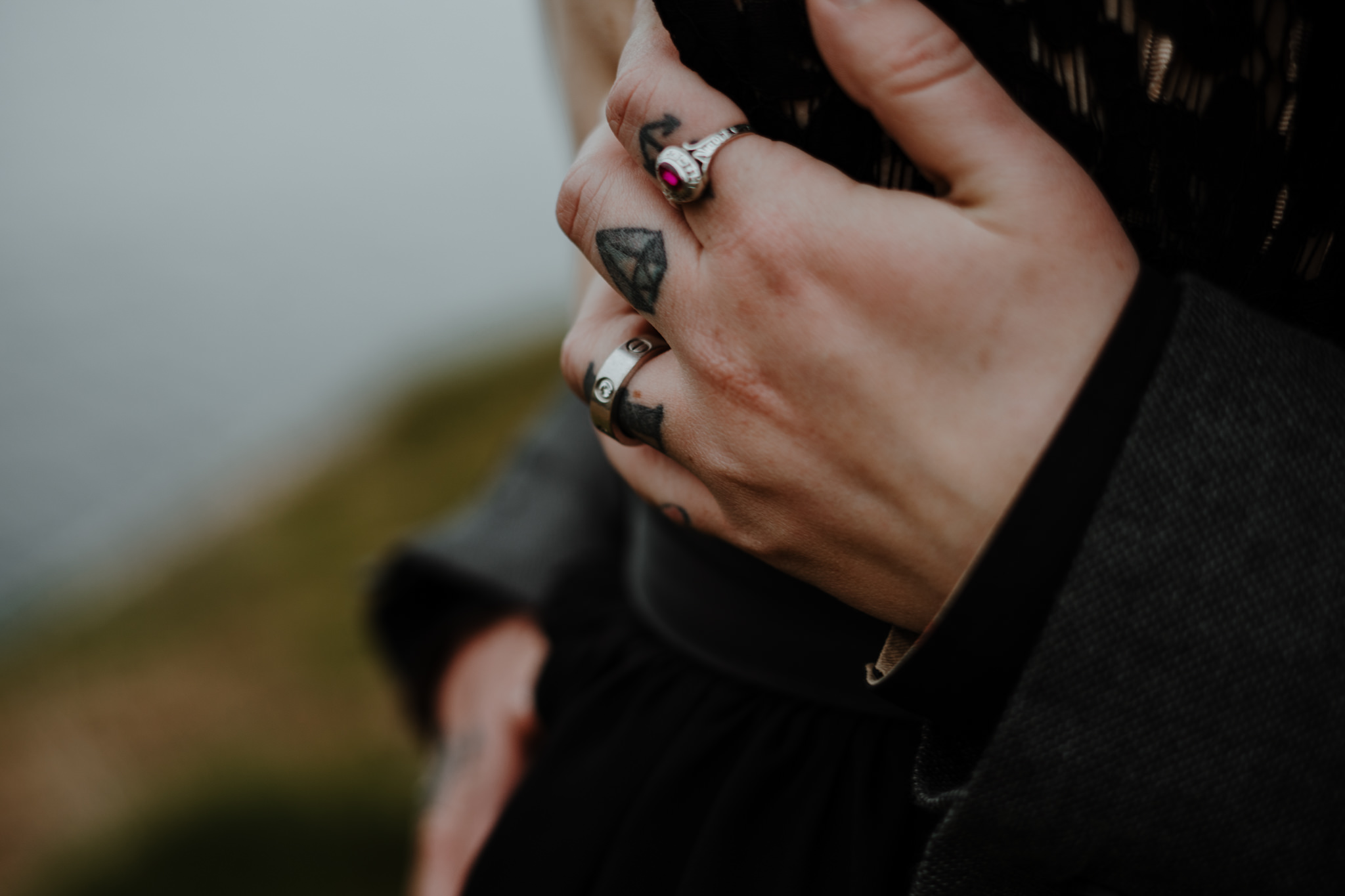 giants-causeway-couples-adventure-session-ni-photographers