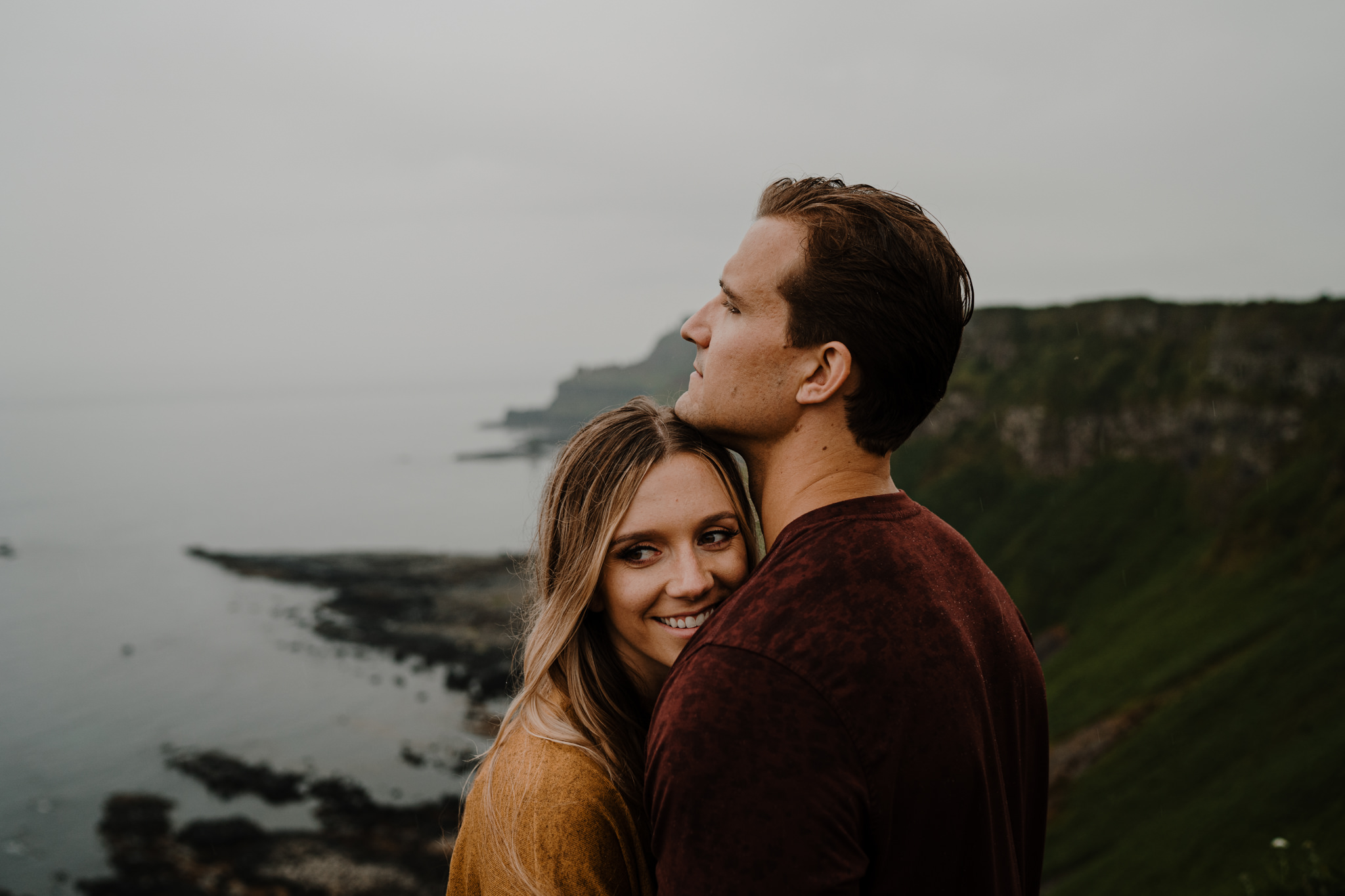 misty-evening-session-giants-causeway-engagement-shoot-northern-ireland