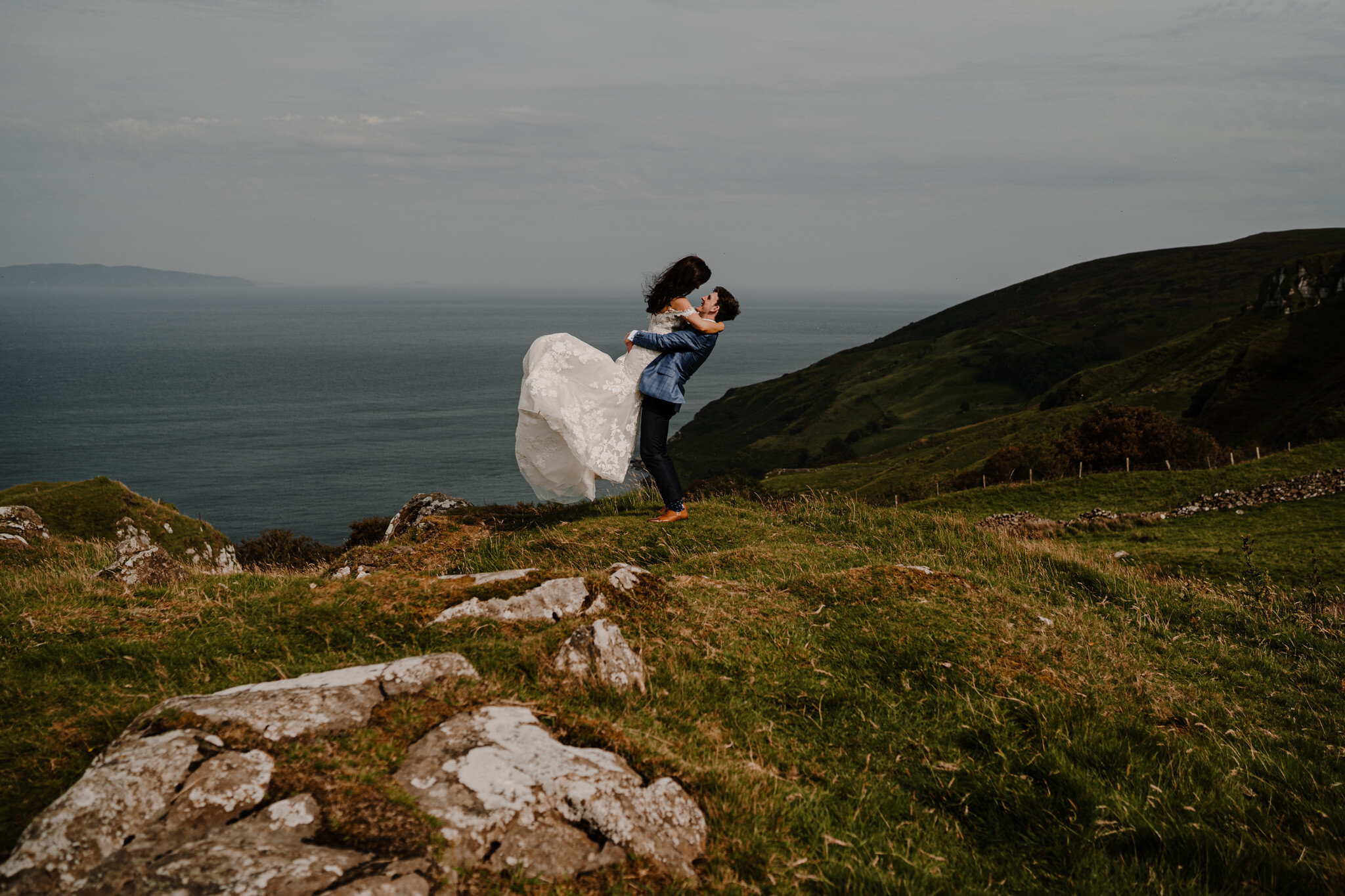 romantic couple notebook lift murlough bay