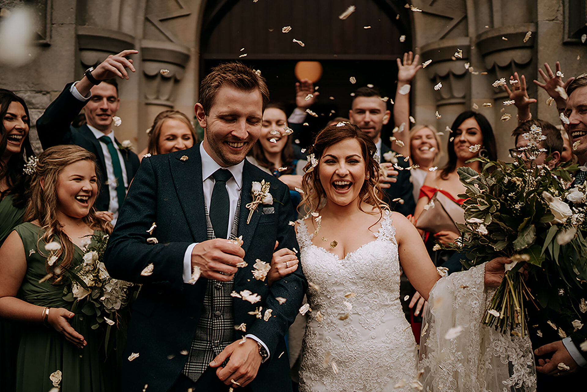 just-married-confetti-guests-northern-ireland