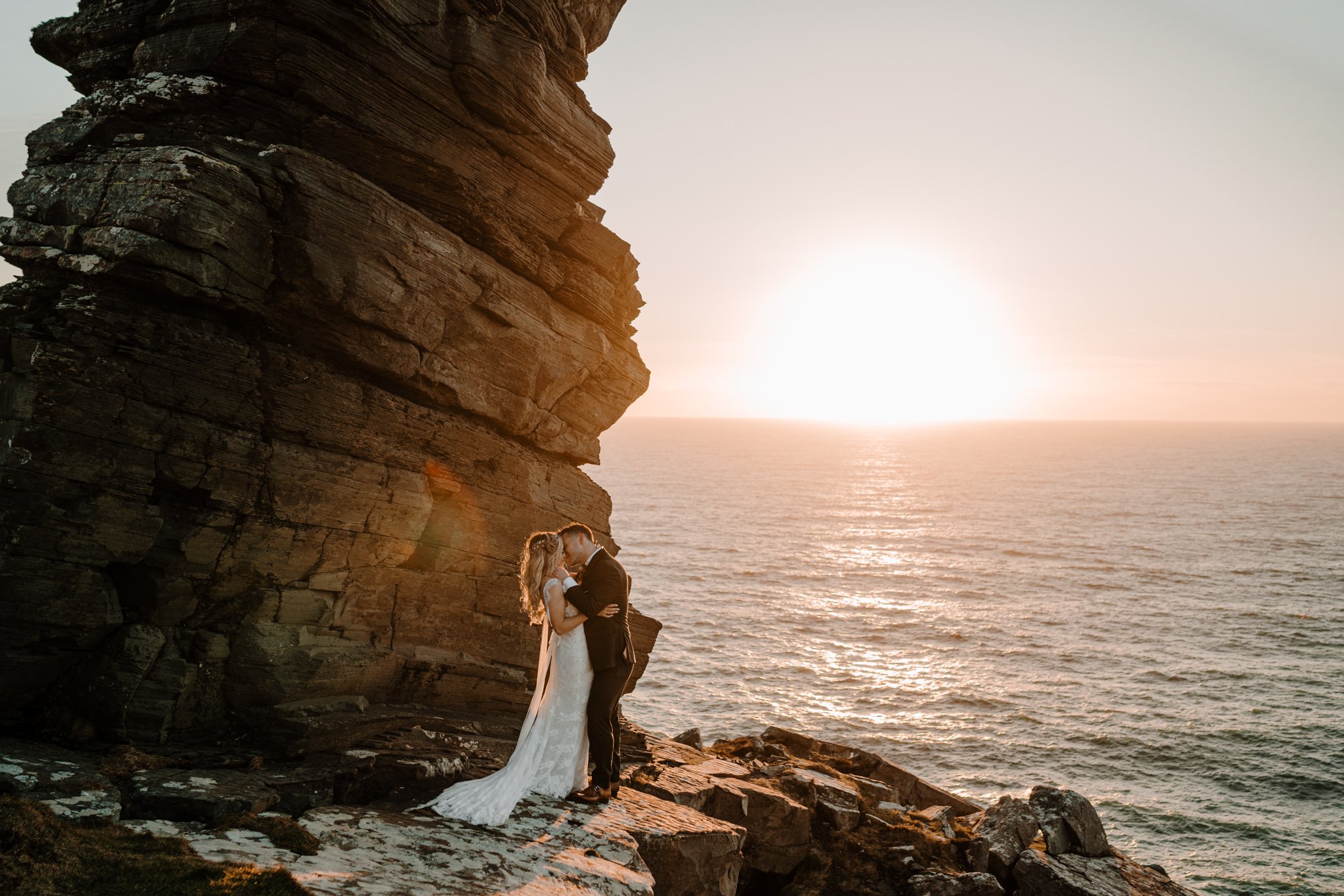 Ireland-elopement-photographer-Irish-elopements-hags-head-cliffs-of-moher
