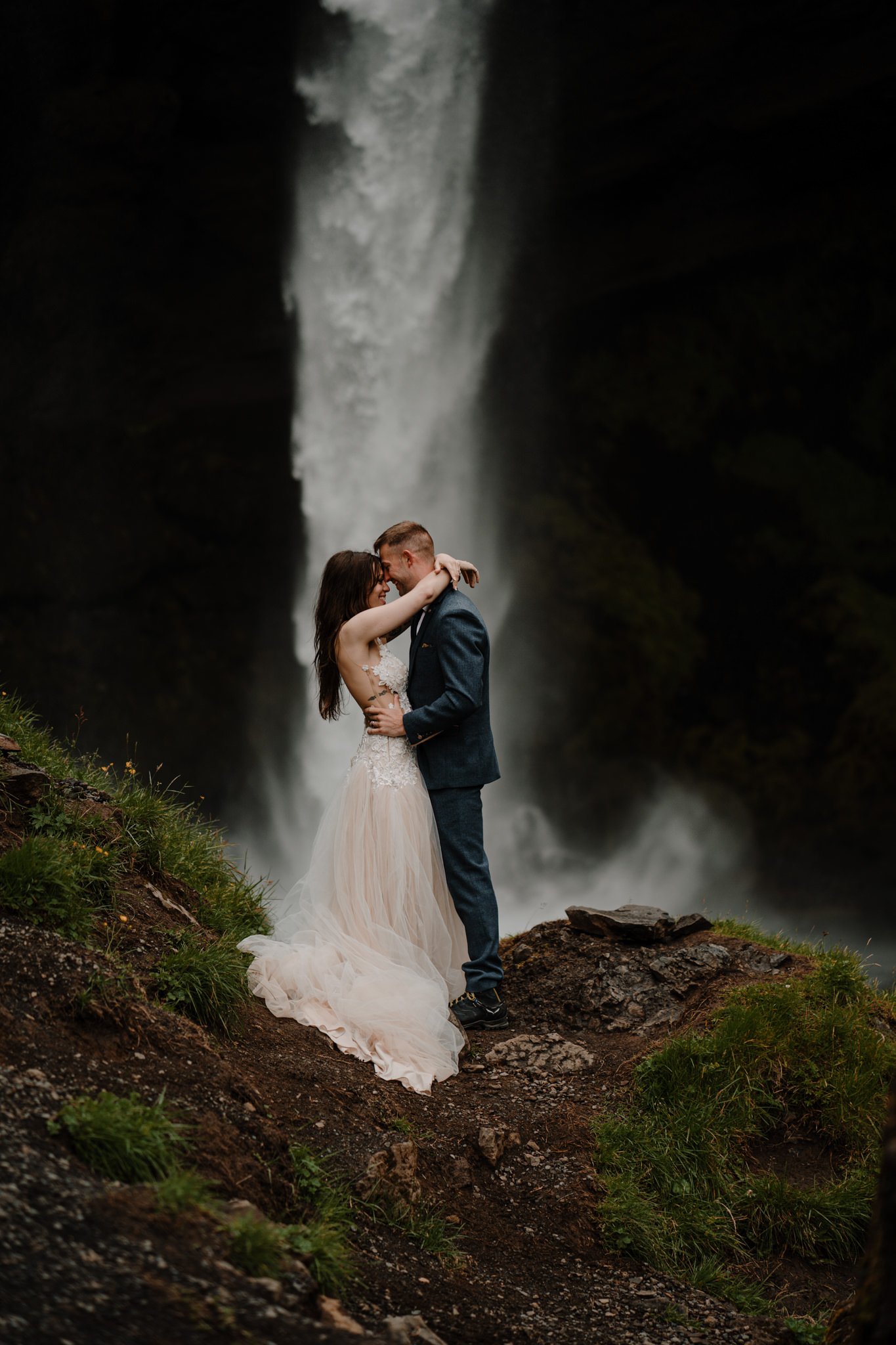 iceland-elopement-18.jpg