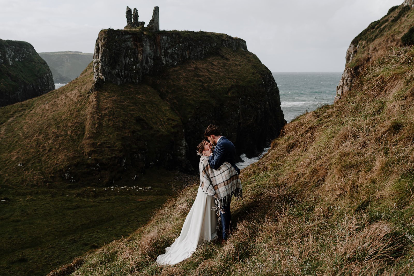 B+D-Dunluce-castle-elopement-378.jpg