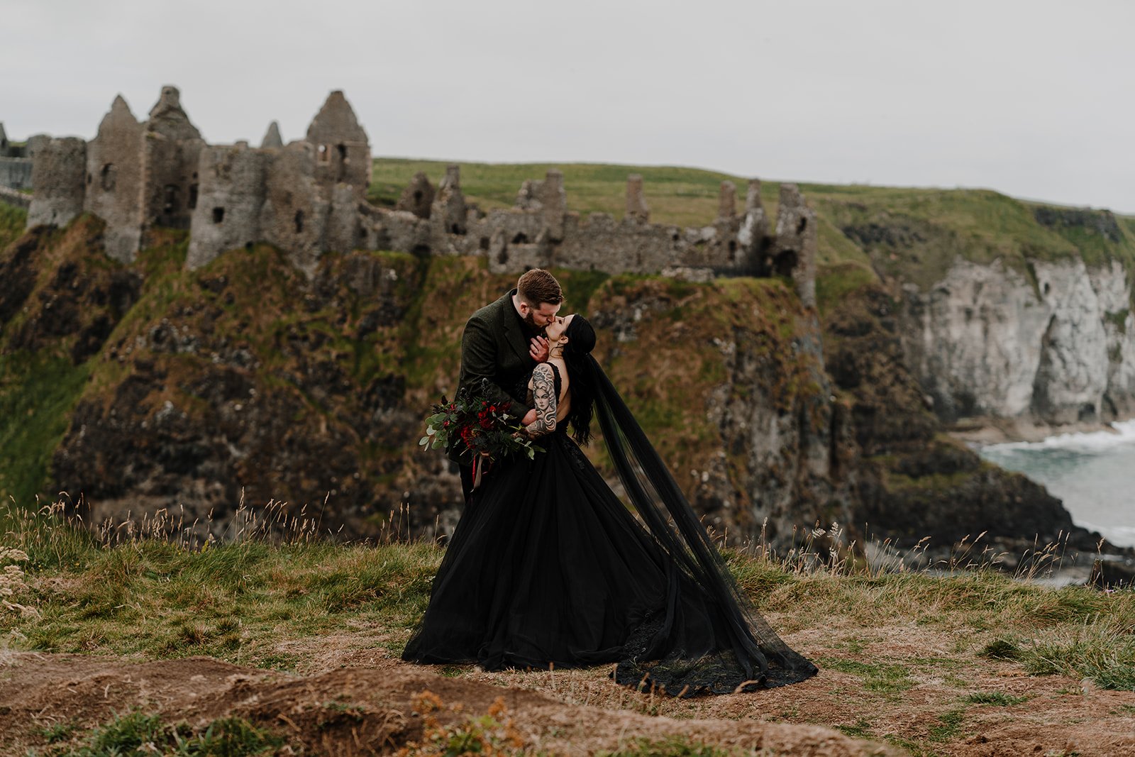 C+Q-Dunluce-castle-elopement-286.jpg