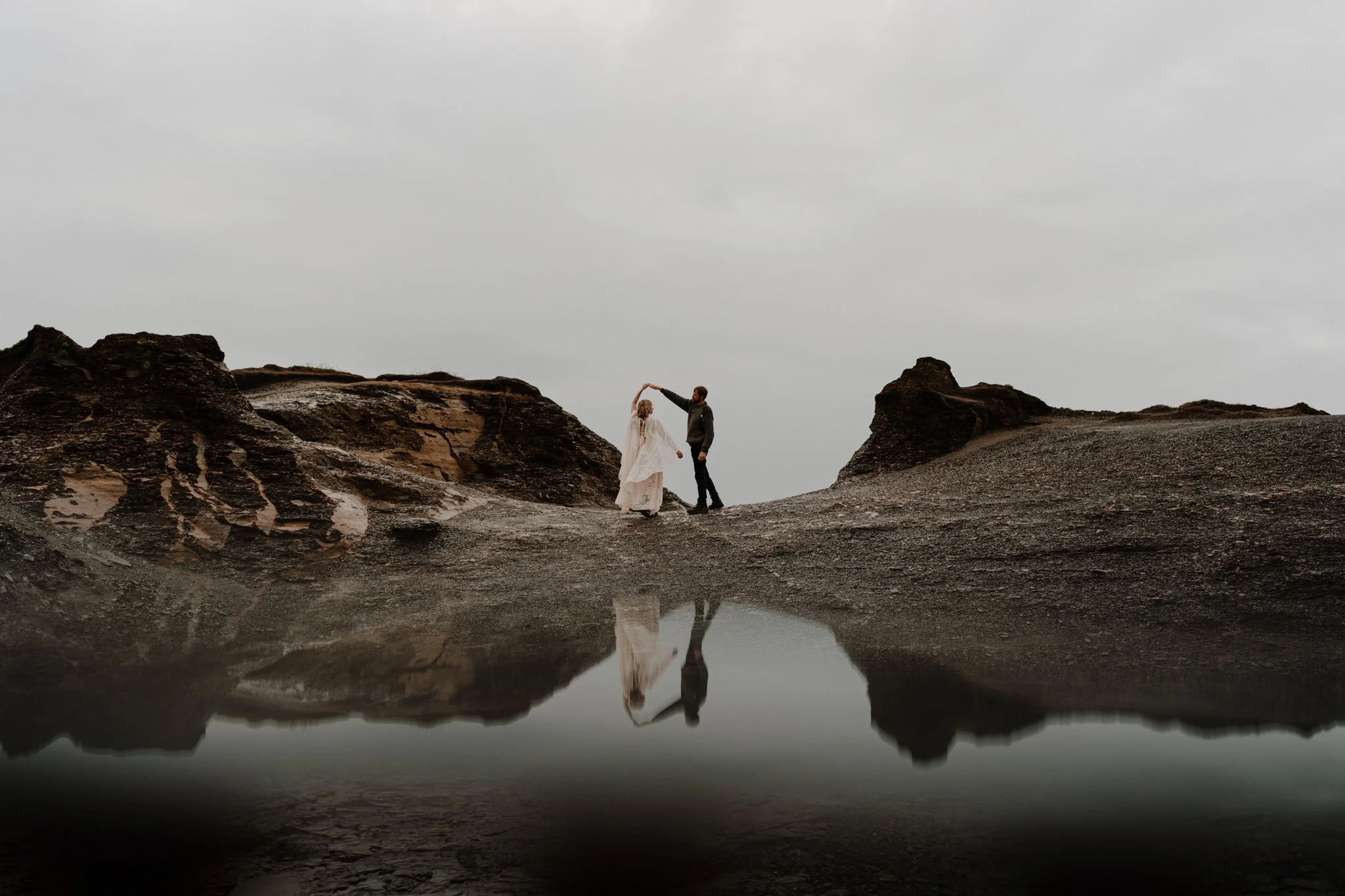 E&M-cliffs-of-moher-engagament-21.jpg