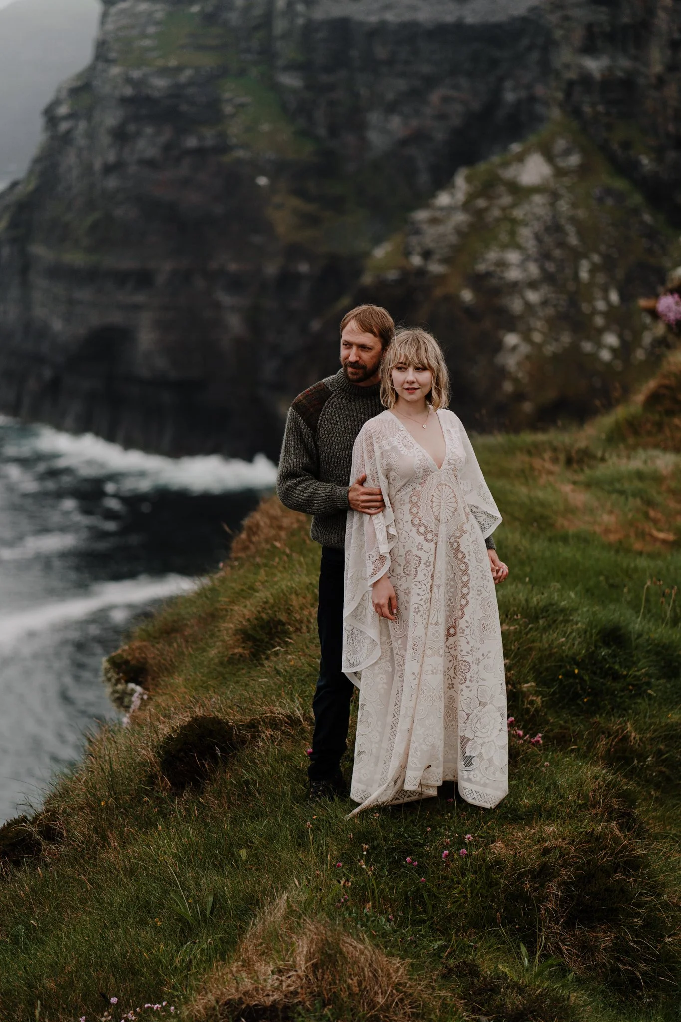 E&M-cliffs-of-moher-engagament-73.jpg