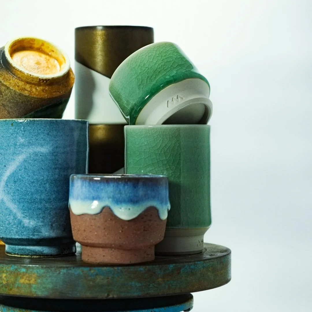 Our collection includes a variety of traditional Japanese pottery types. Find your favorites!

アセミコのコレクションには、さまざまな伝統的な日本の焼き物の種類が含まれています。お気に入りのものを見つけてください！