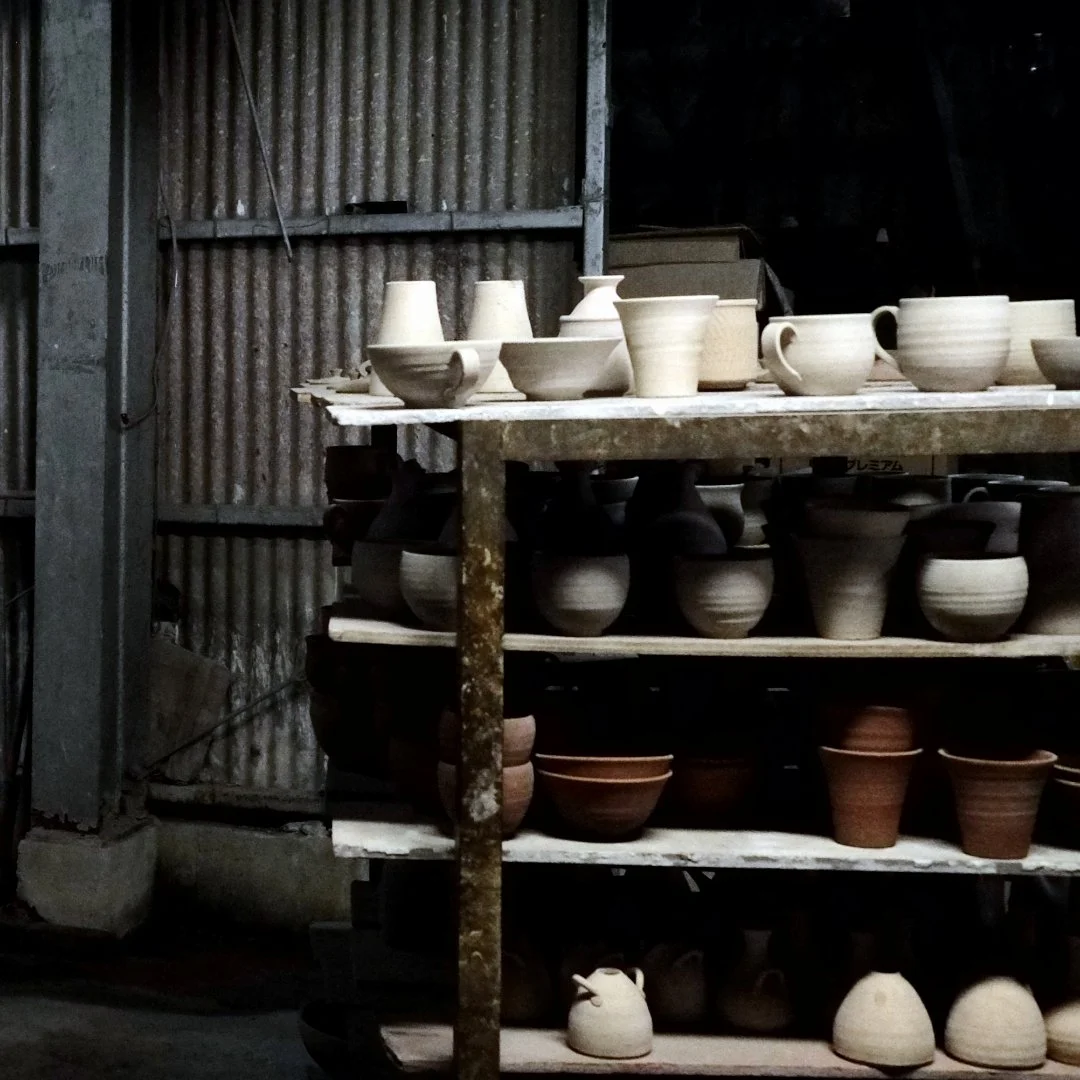 Between Kyoto and Nagoya lies Shiga Prefecture. The birthplace of Shigaraki-yaki.