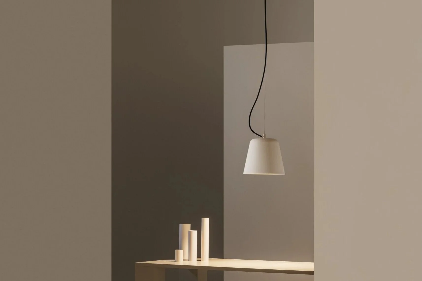 Vaso-blanco-SantaCole-Enric-Badrinas-2022-03-x2400.jpg
