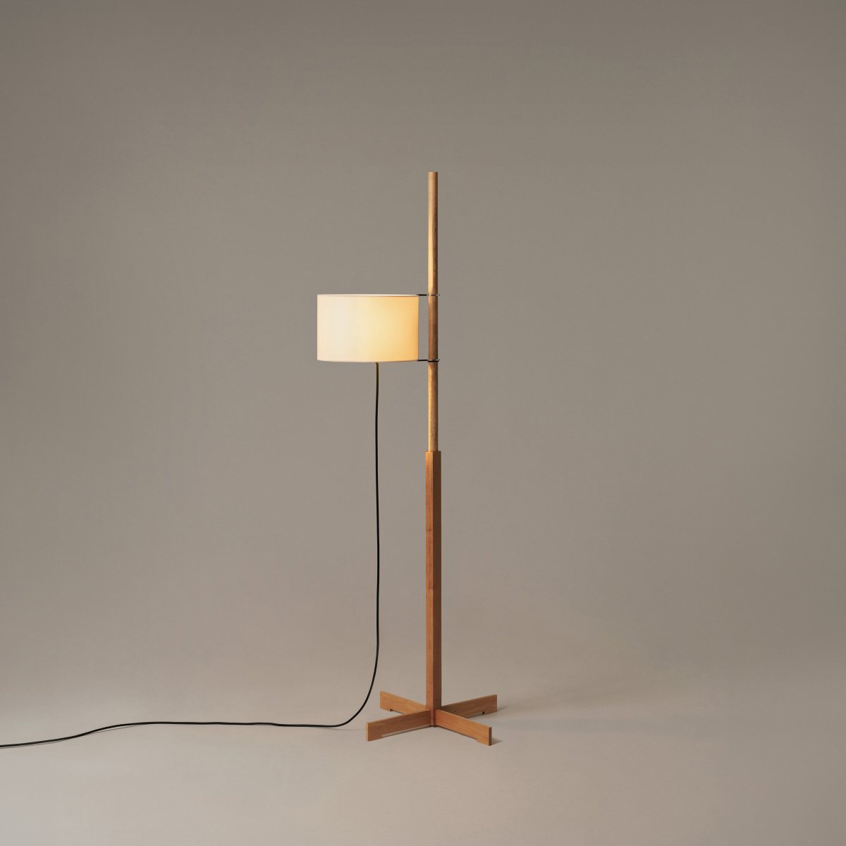 TMM-Cerezo-cartulina-beige-ON-2026-R26-x2400-1200x1200.jpg