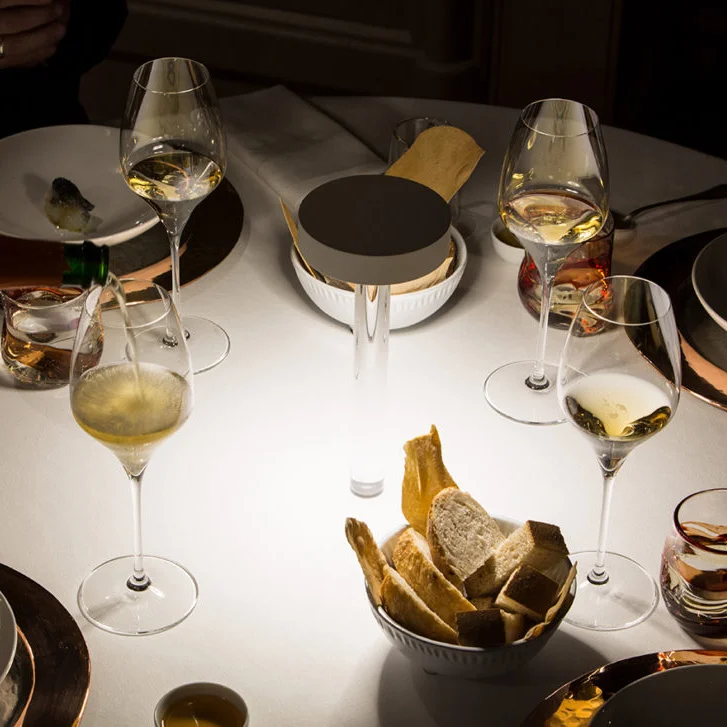 tetatet-flute-table-image6.jpg
