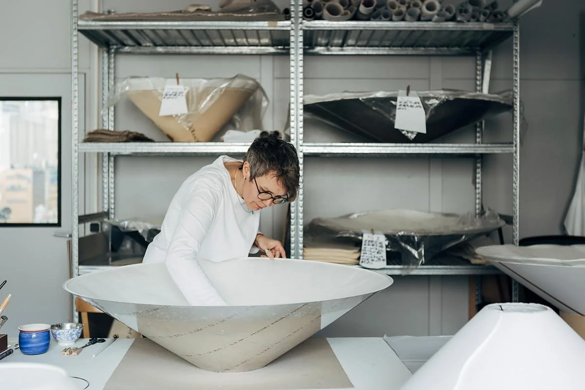 ingo-maurer_paper-lamp_production-munich_5.jpg