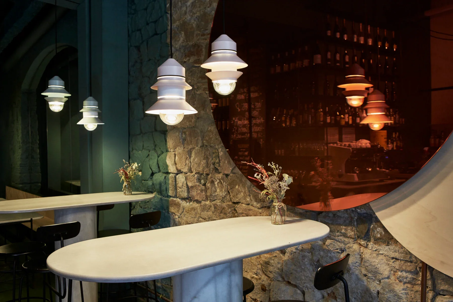 marset_santorini-pendant_lr_with-ambience-2_h-1800x1200 (1).webp