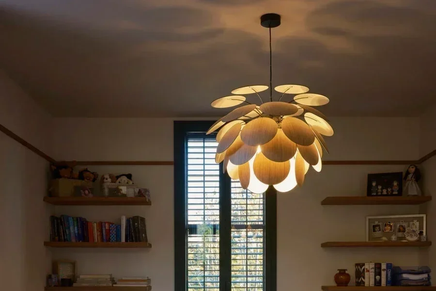 marset-lr-discoco-wood-in-a-room-900x1200.webp