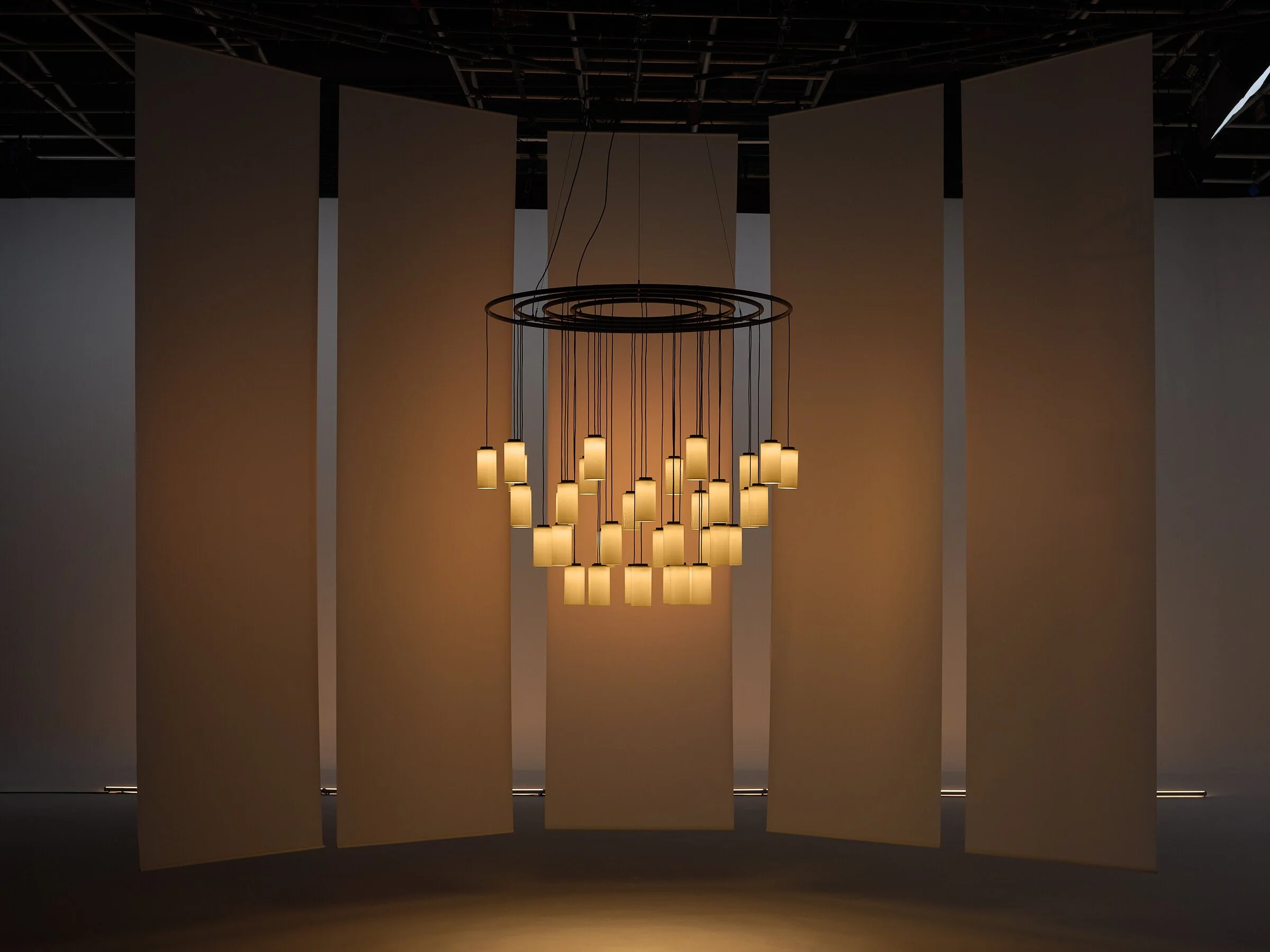 Cirio-Chandelier-jaravarela-santacole-2025-0876-RET-x2400.jpg