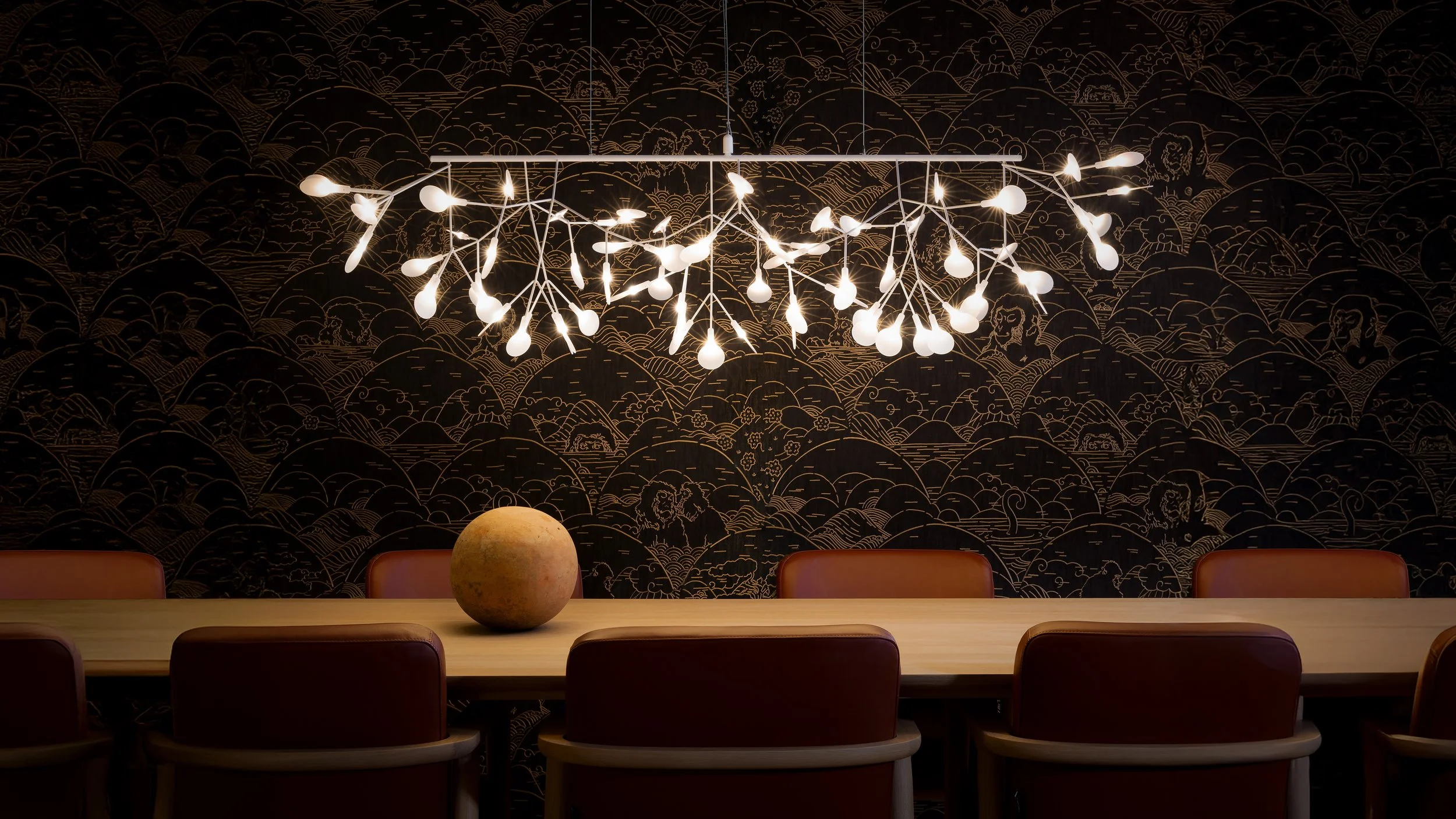 Heracleum-Linear-by-Bertjan-Pot-Applied-Image-Horizontal.jpg