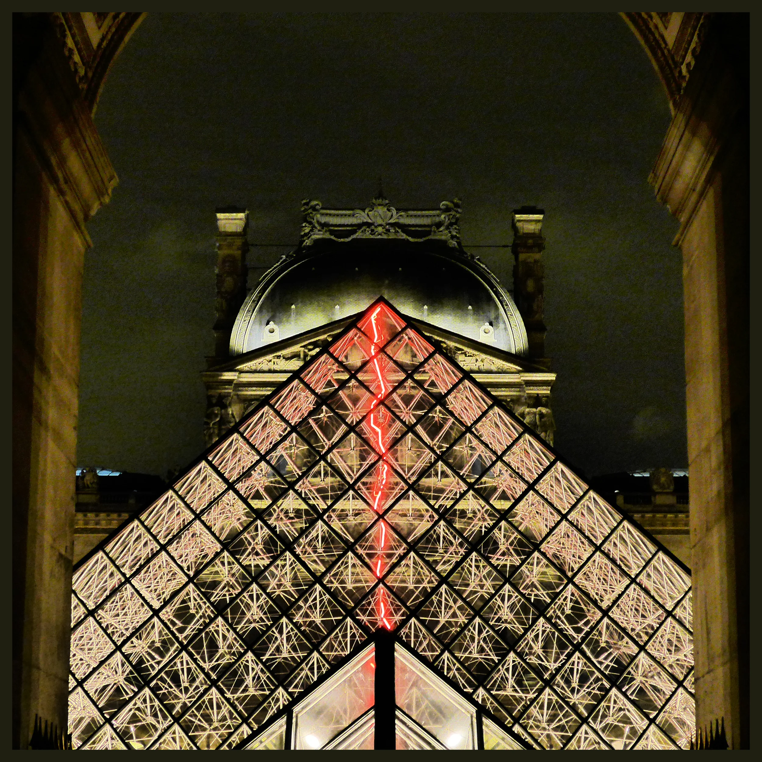 Paris, Louvre Pyramide