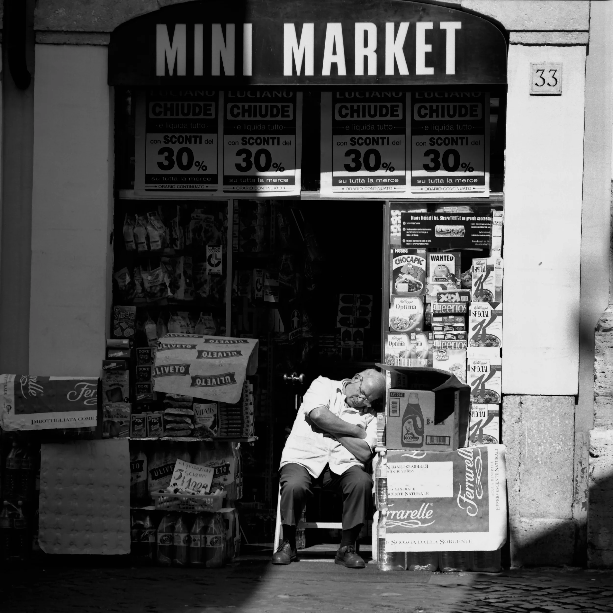  Rom, Mini Market 