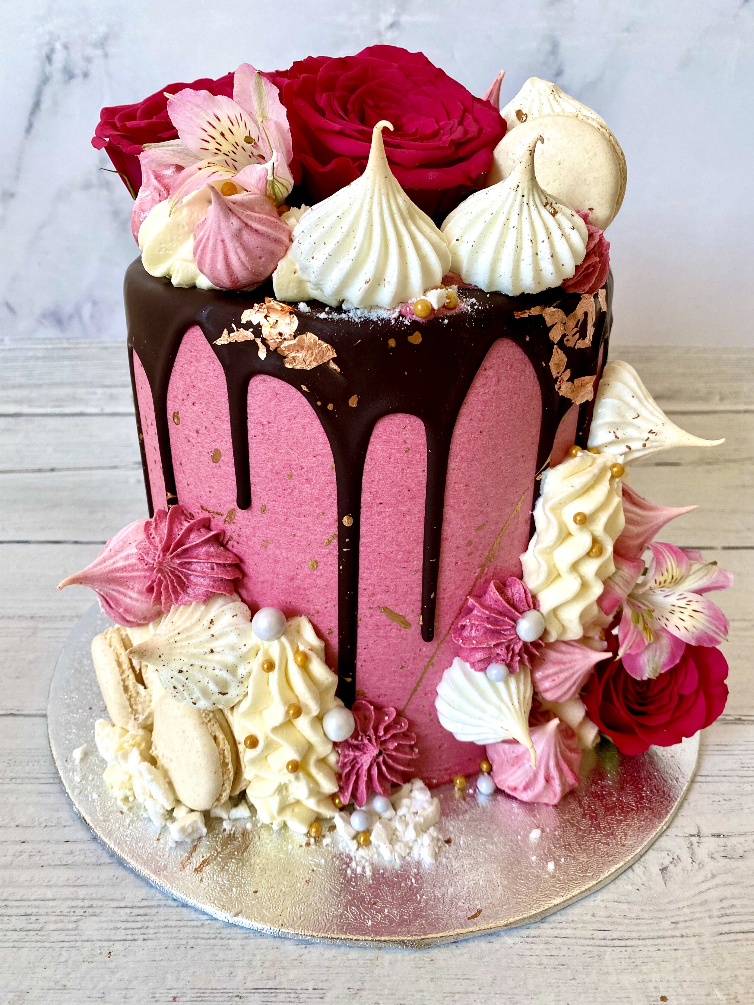 Pink Floral x Meringue Kisses Cake 