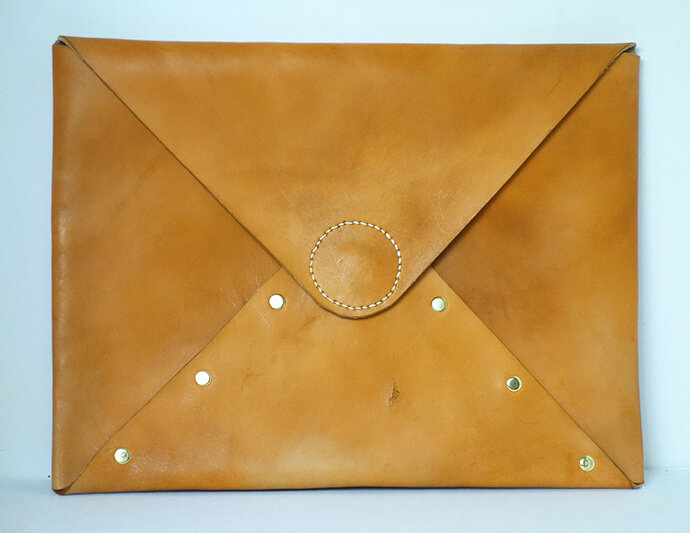 T&CMouse-tan-BFHolder-range-tan-sm.jpg