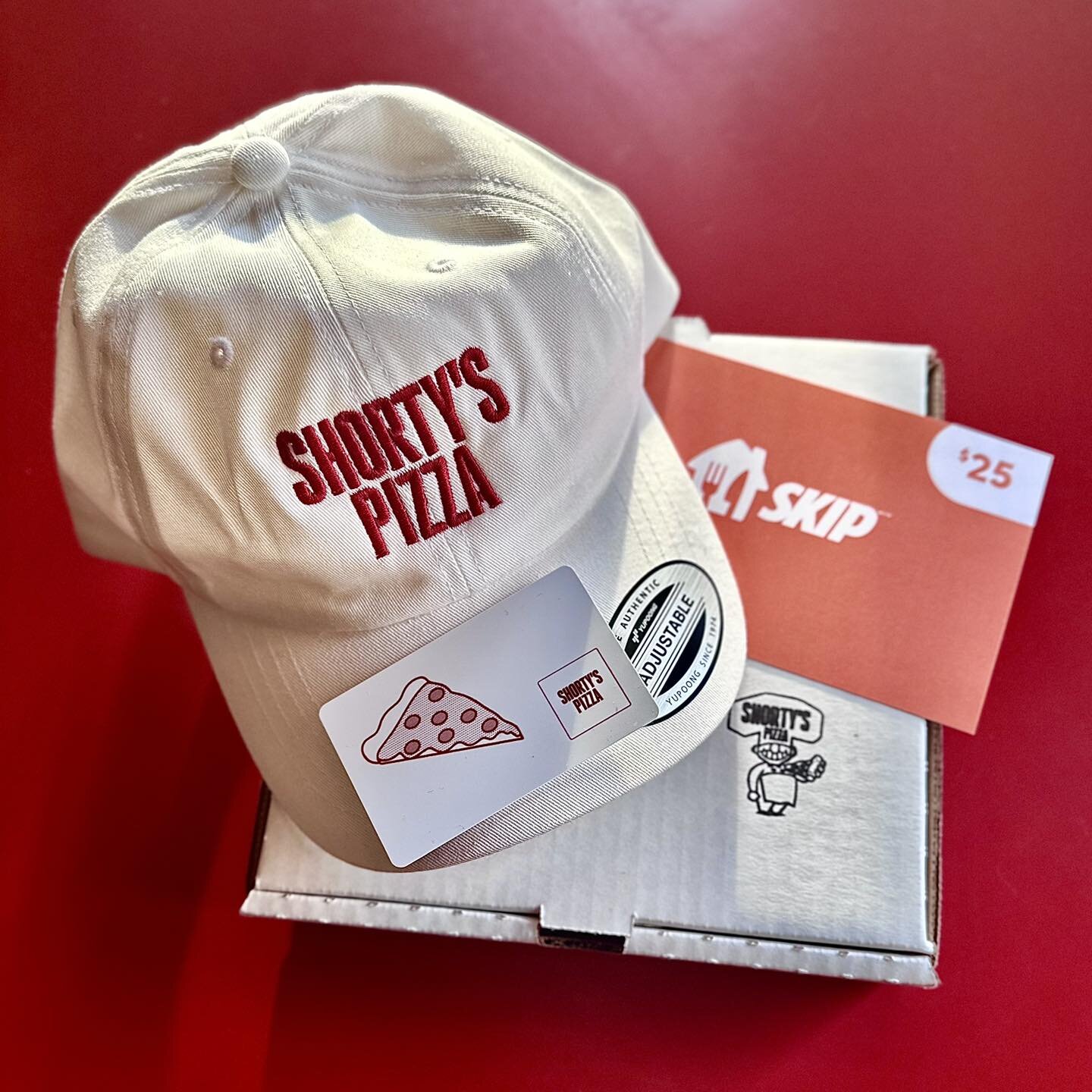 📍WINNIPEG - GIFT CARD GIVEAWAY 🍕

The holidays are upon us and our local delivery sidekick @skipthedishes dropped off some gift cards to share with our pizza pals, so we decided to match it and throw in some @shortyspizza merch! 

❤️ Follow &amp; T