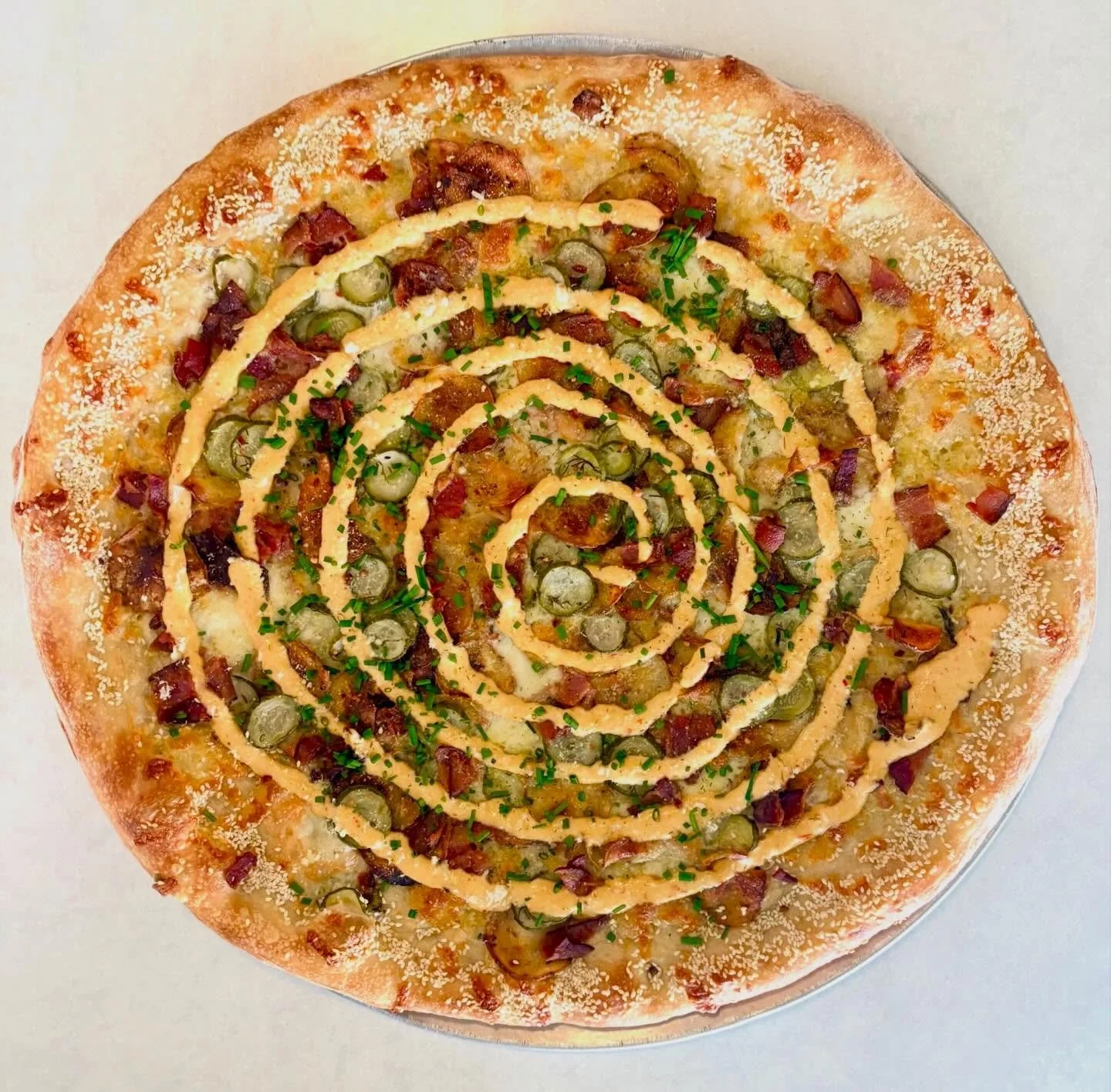 ⚡️New Feature ⚡️

Back by Popular Demand &hellip;.. The &ldquo;Dill Breaker&rdquo; 🥒

House-made Pickles, Double Smoked Bacon, Fior De Latte Mozz, Stewed Onions, Roast Potatoes with and an Olive Oil base. Topped Hot Sauce, Chives, Dill Salt and Pada