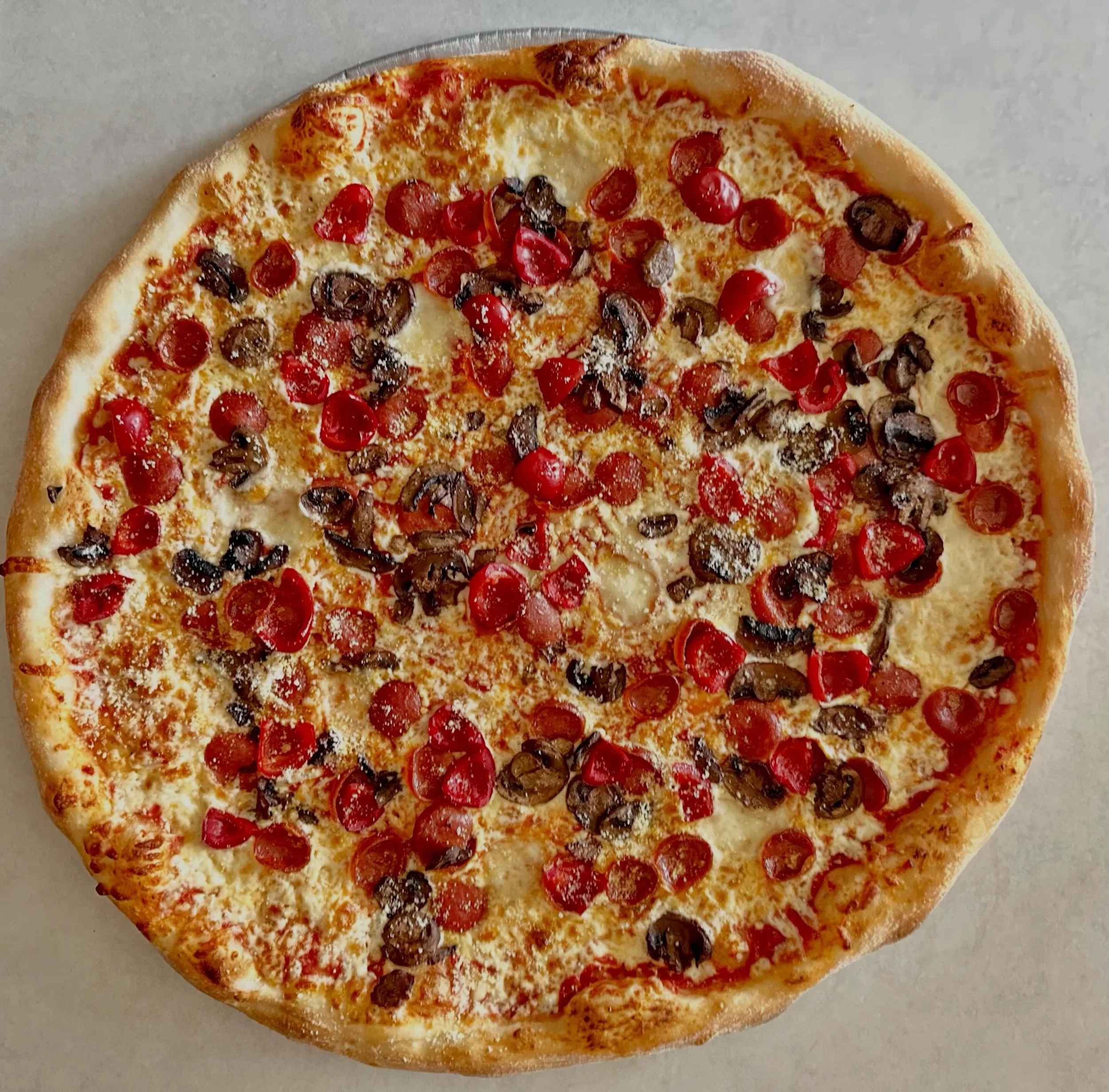⚡️New Feature⚡️

The &lsquo;Home Slice&rsquo;

Marinara, Fior Di Latte Cheese, Shredded Mozzarella, Pepperoni, Roasted Mushroom and Hot Cherry Peppers

Available Now at our Maryland Location 📍
.
.
.
#Winnipeg #pizza #wpgeats #winnpegpizza