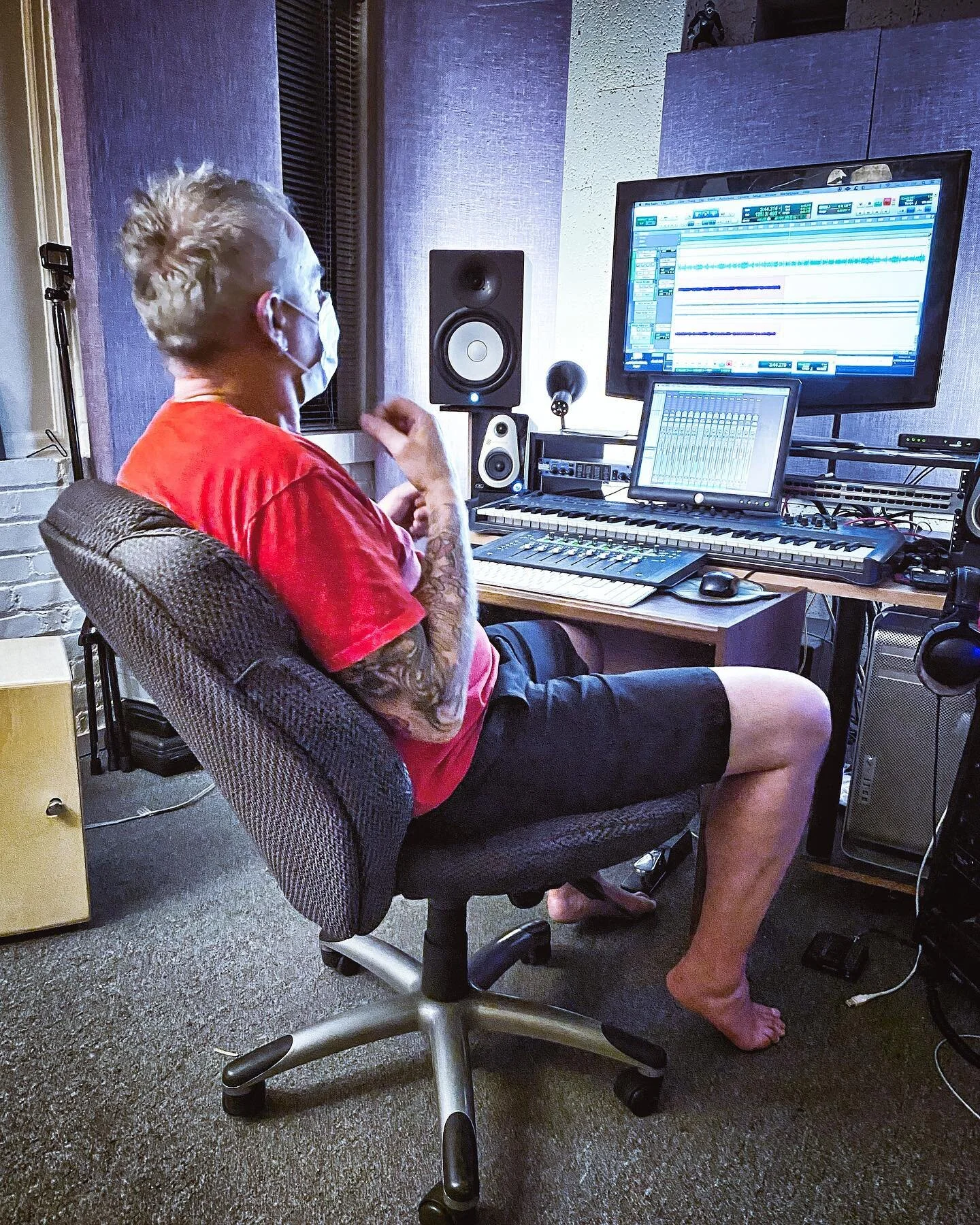 / collaboration is critical for us. Our very own &lsquo;Zilla tracked and mixed our first record &ldquo;Wolf, Woman, Man.&rdquo; The man has many talents and we are grateful he shares them and his love with us / 

#lostwalksband #music #movement #col