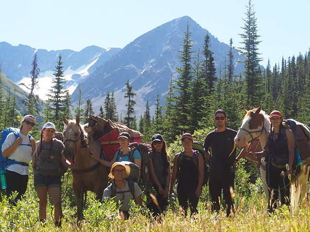 The team and the horses all ready to go!
.
.
.
.
#tenemehodihi #horses #mountain #hikers #tahltan