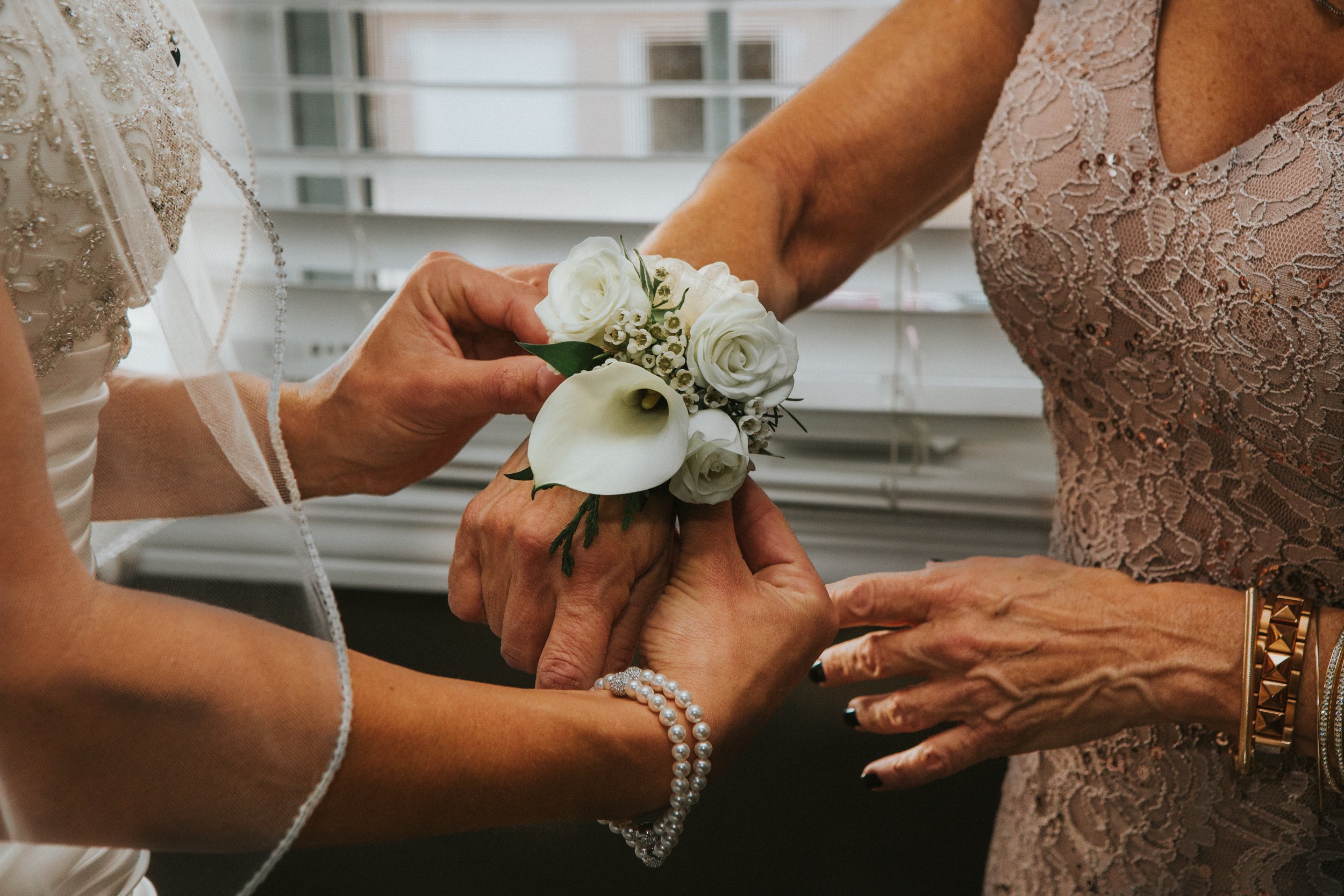 groom mother dress