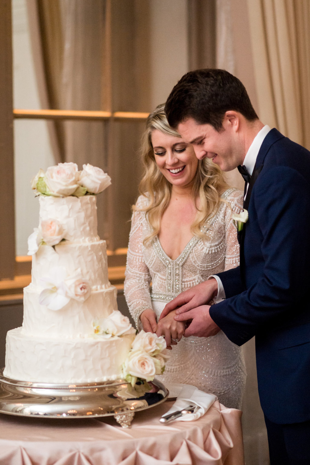 Bride and Groom Cutting the Cake The Standard Room Chicago Wedding Julia Franzosa Photography