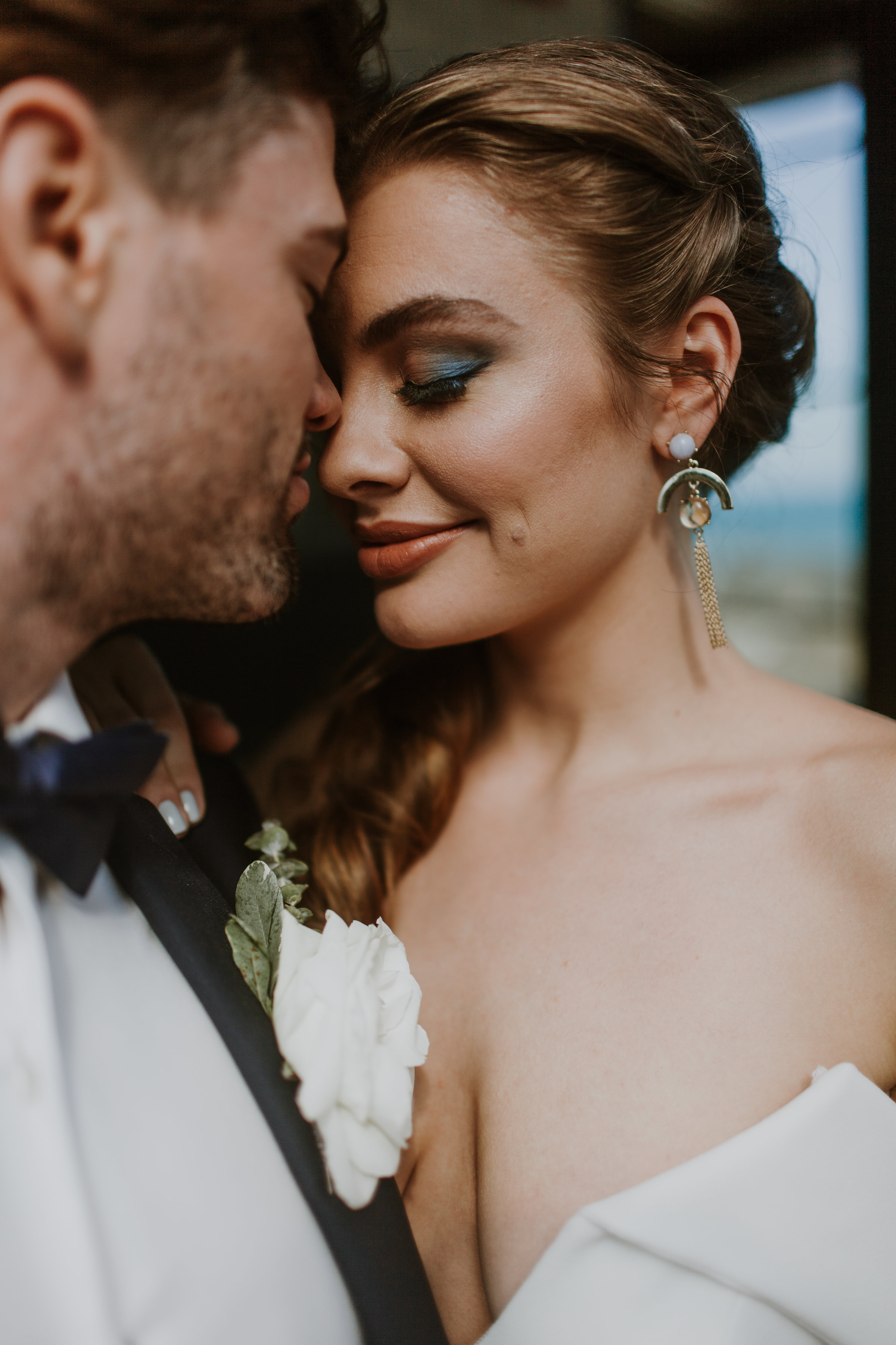 Bridal Pop of Color Eye Makeup Chicago Wedding Gabrielle Daylor Photography