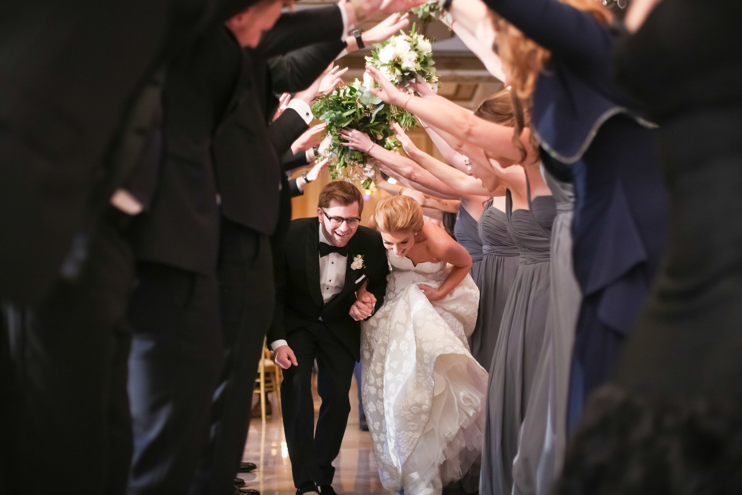 Charming and modern wedding details come together for this royal Chicago wedding captured by Colin Lyons Photography. Find more wedding inspiration at chitheewed.com!