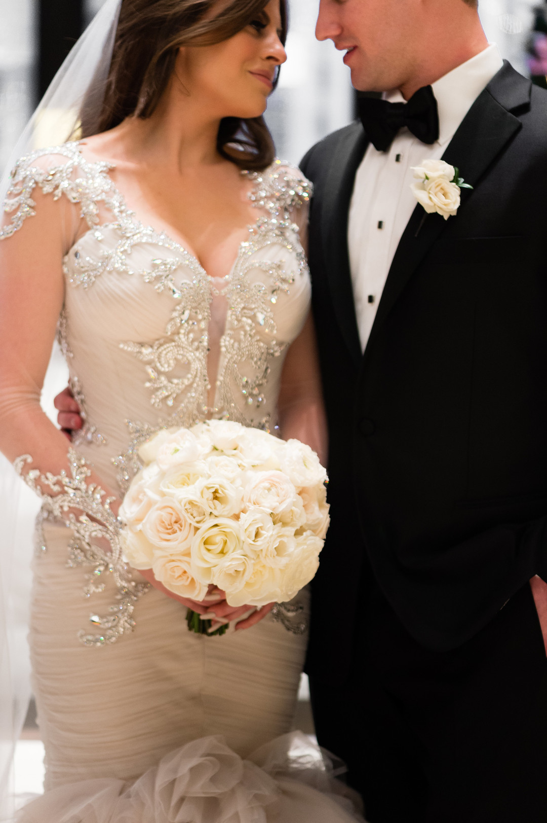 Glamorous and elegant all-white winter Chicago wedding. Be inspired and find more wedding inspiration at CHItheeWED.com!