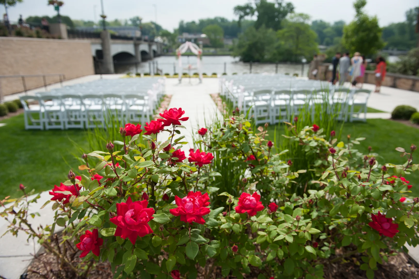 Charming Herrington Inn wedding captured by Elite Photo. Find more wedding details and decor inspiration at CHItheeWED.com!