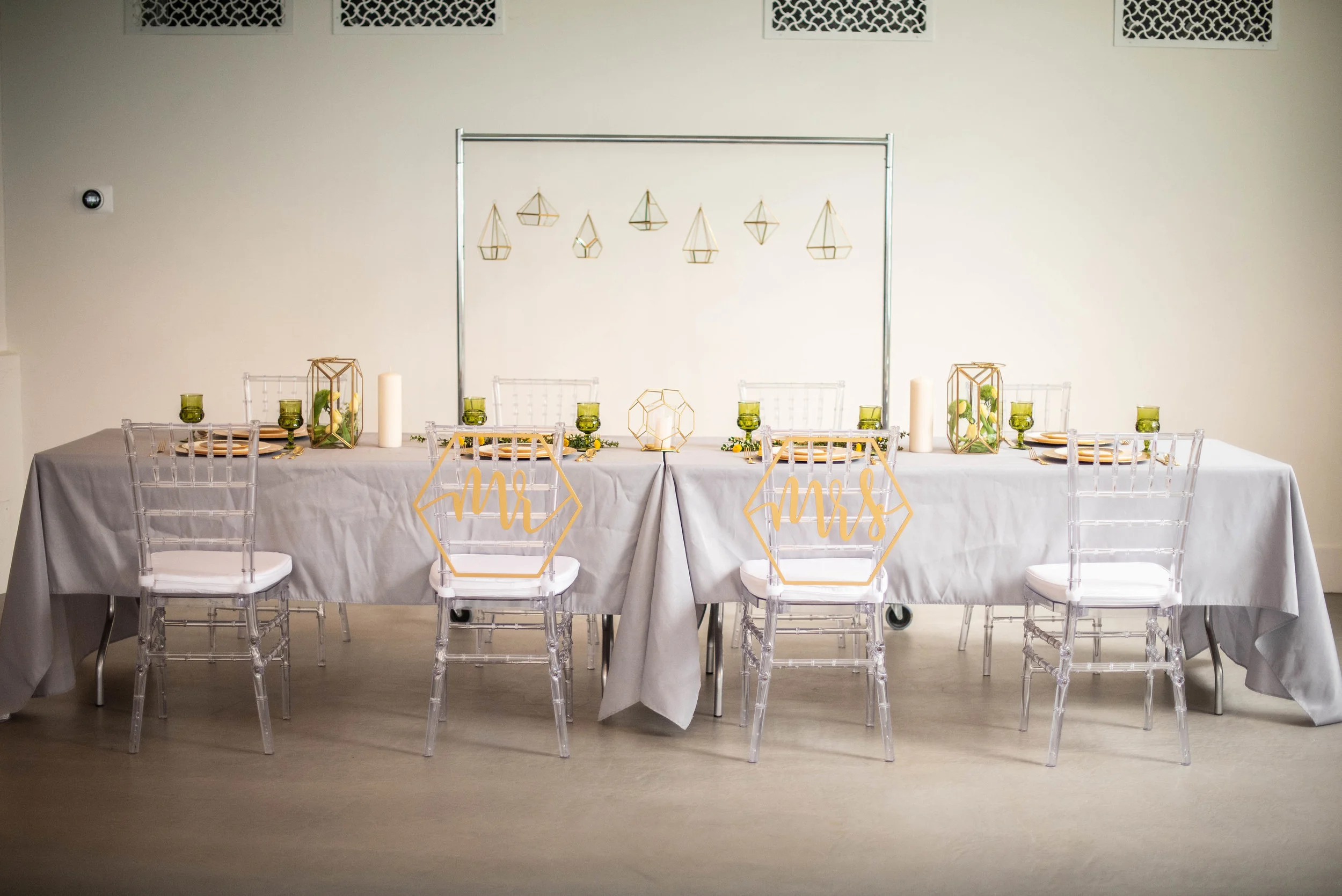 Mustard, Honey, & Hexagons Minimalistic Styled Shoot captured by Chante Burt Photography. Visit CHItheeWED.com for more wedding ideas!