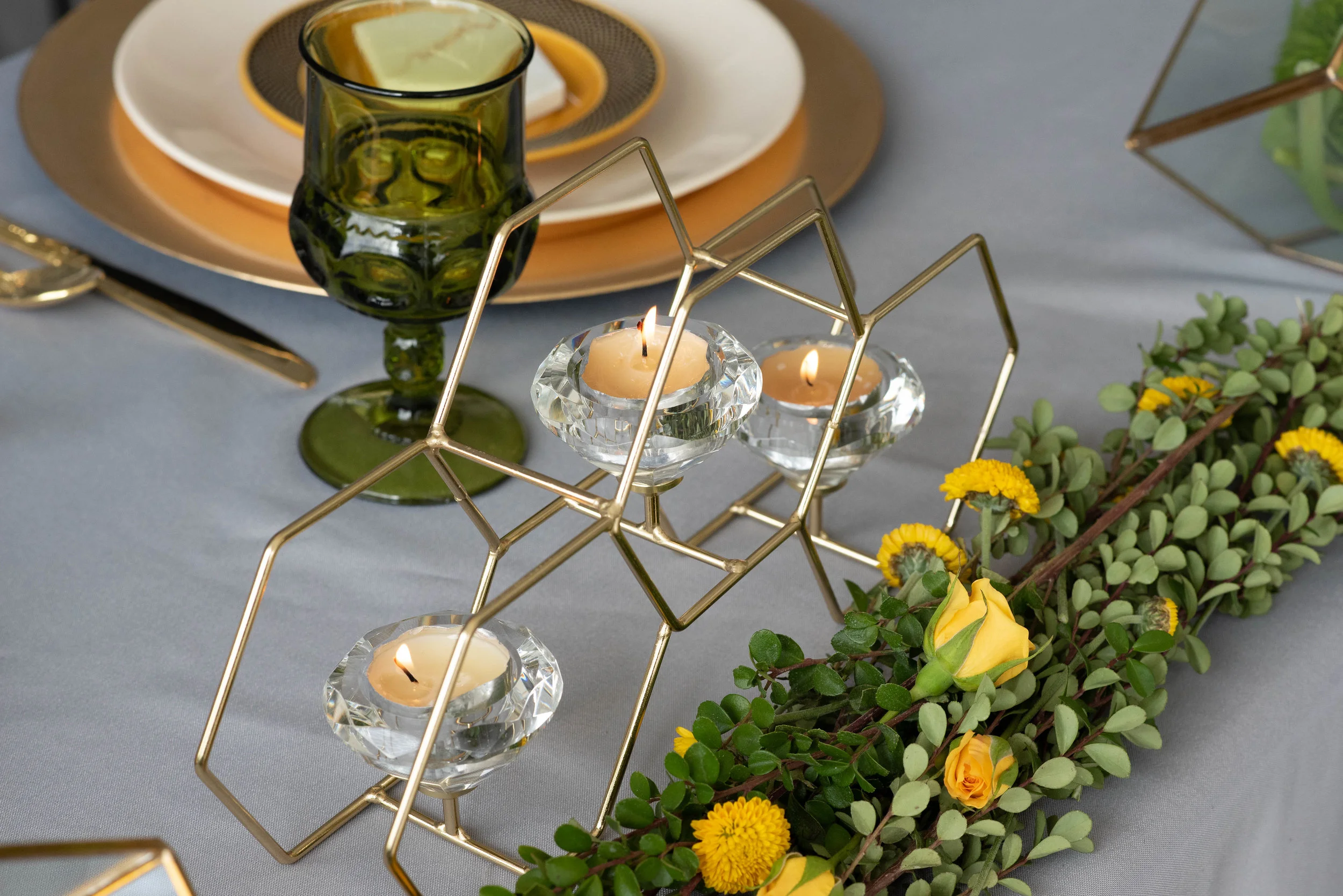 Mustard, Honey, & Hexagons Minimalistic Styled Shoot captured by Chante Burt Photography. Visit CHItheeWED.com for more wedding ideas!