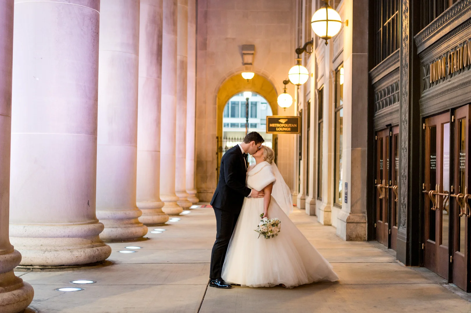 Romantic Chicago winter wedding with Christmas colors captured by Julia Franzosa Photography. See more winter wedding ideas at CHItheeWED.com!